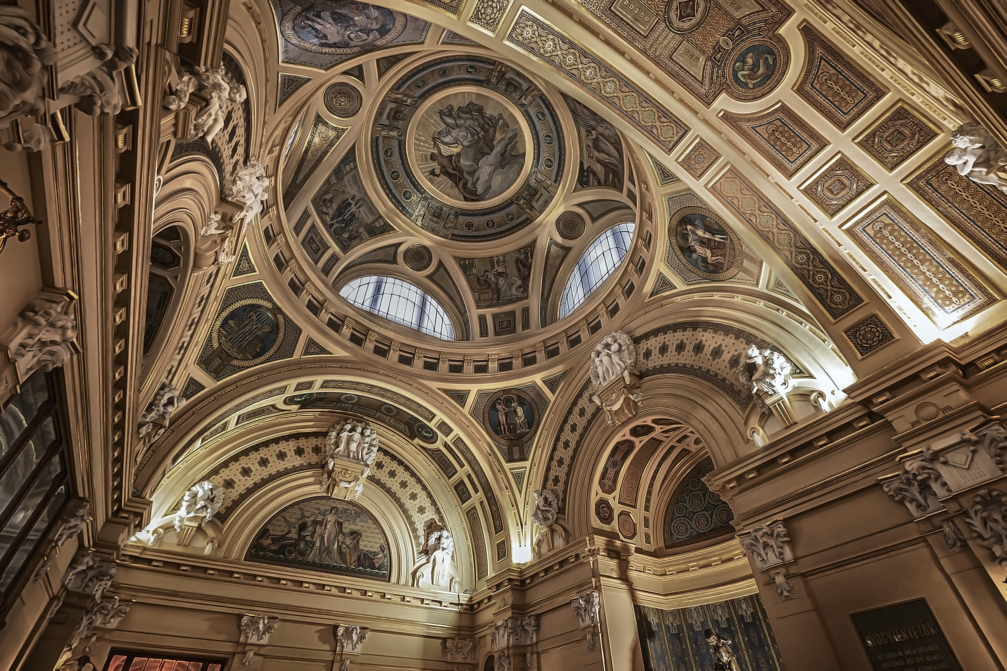 Canon EOS 400D (EOS Digital Rebel XTi / EOS Kiss Digital X) sample photo. Budapest, the széchenyi baths hall dome photography