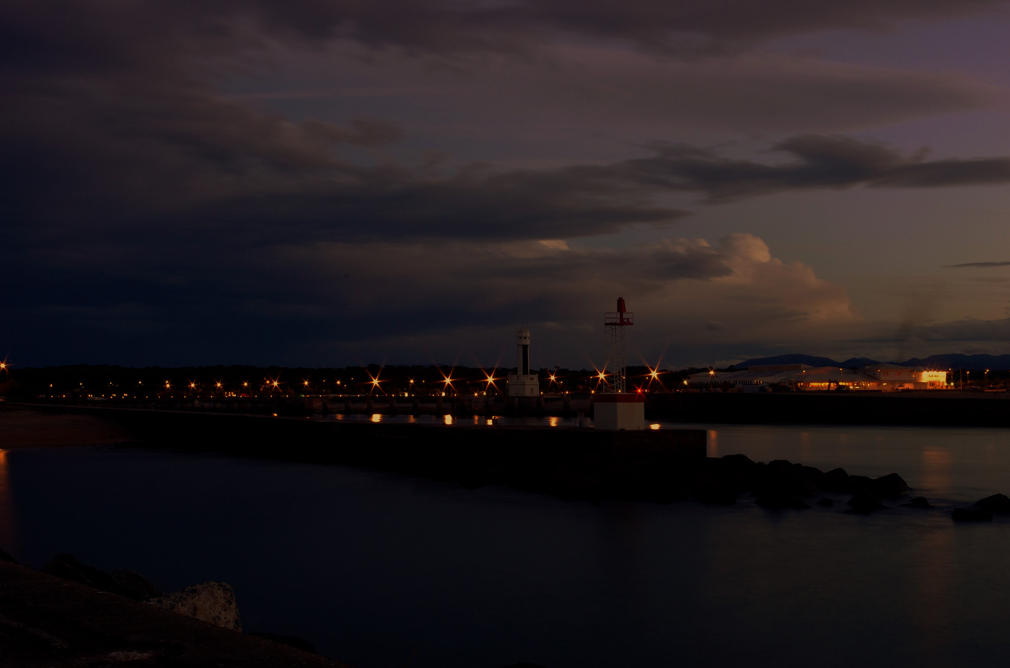 smc PENTAX-DA L 18-55mm F3.5-5.6 sample photo. Lighthouse in the night photography
