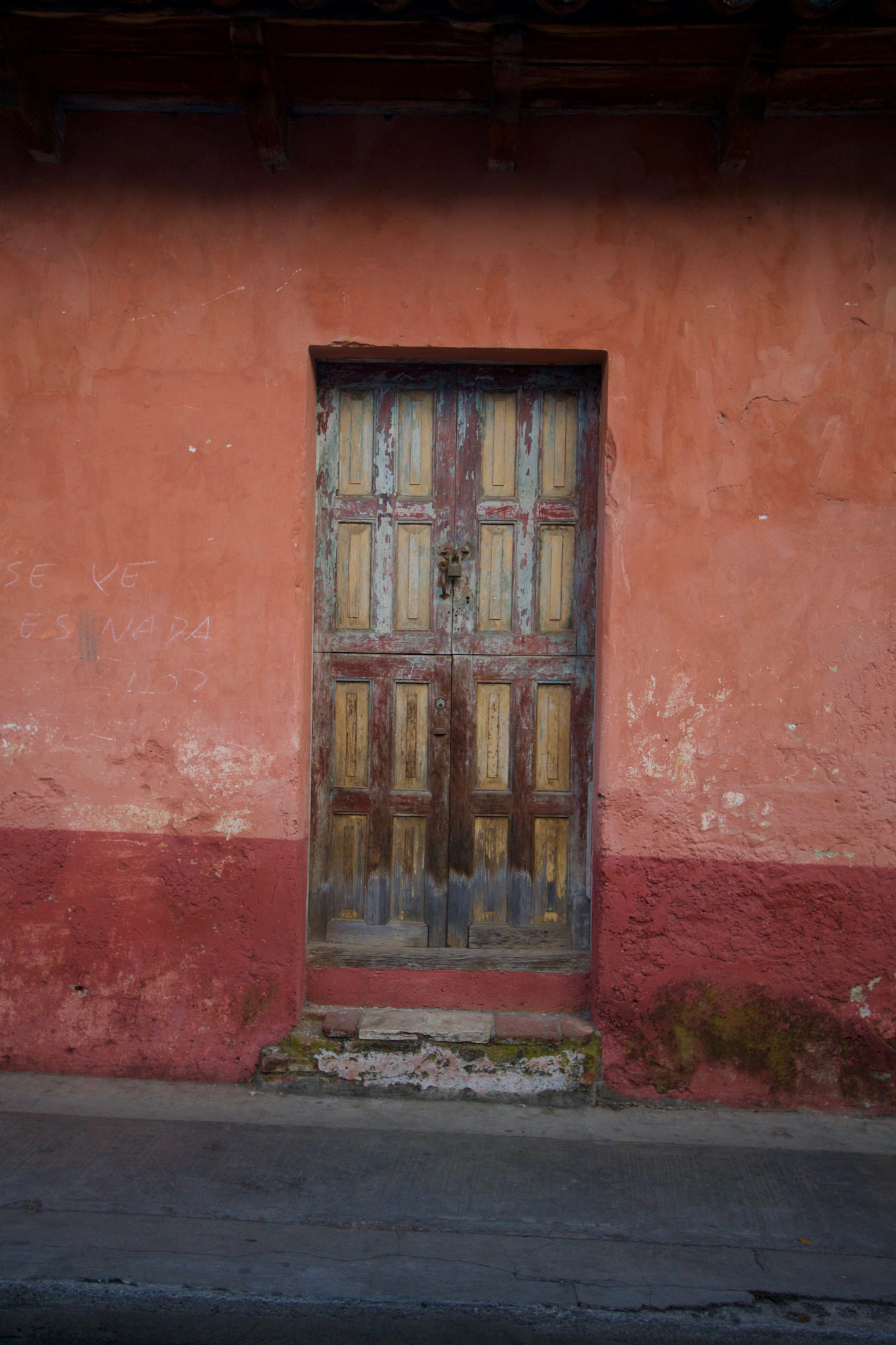 Sony a6000 + Tamron 18-270mm F3.5-6.3 Di II PZD sample photo. Weathered wooden door photography