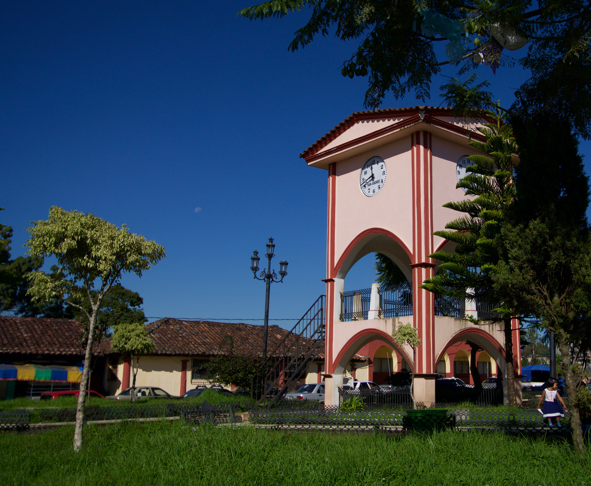 Tamron 18-270mm F3.5-6.3 Di II PZD sample photo. Courtyard clocktower photography