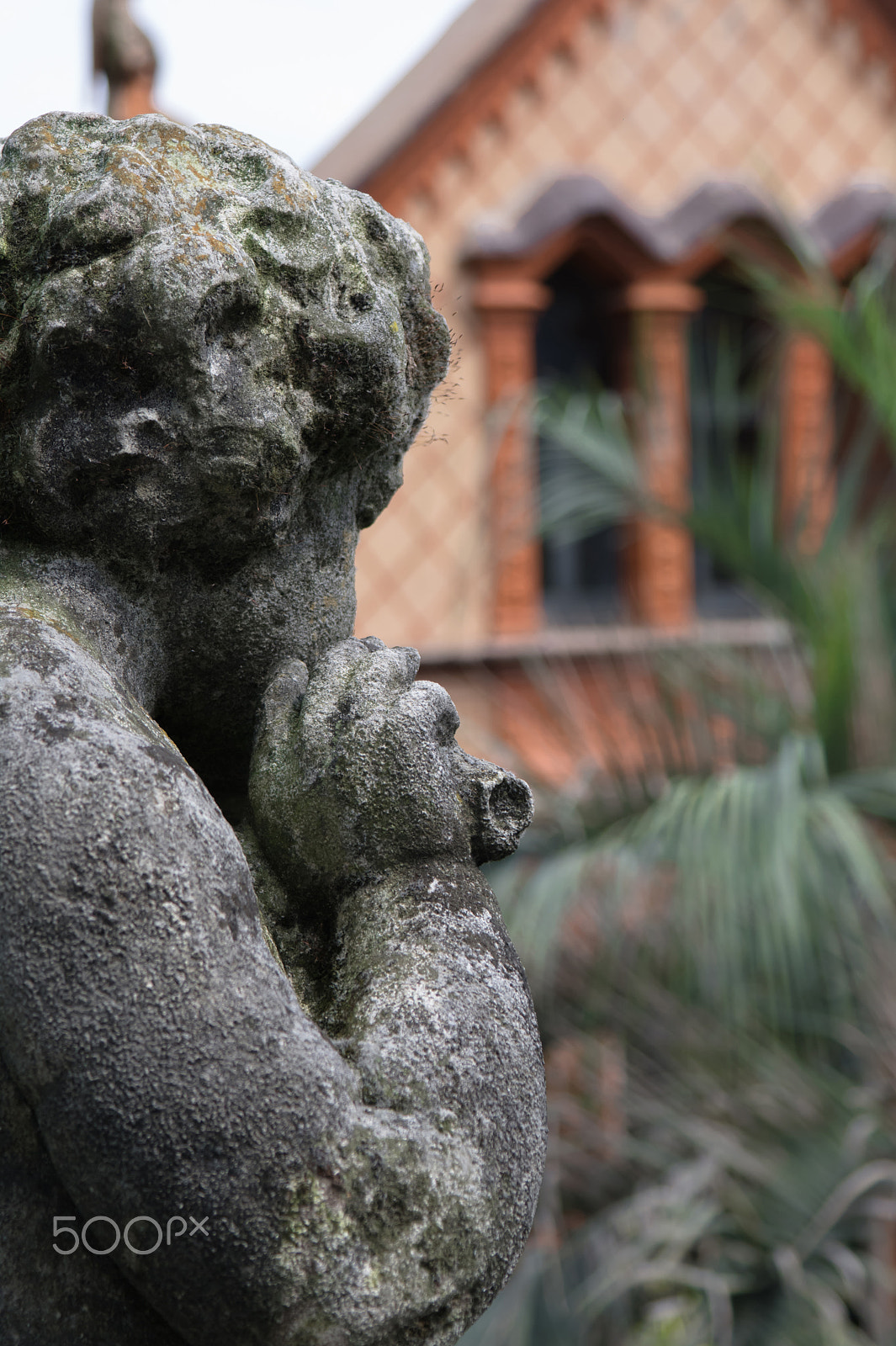 Samsung NX 18-55mm F3.5-5.6 OIS sample photo. Statue photography
