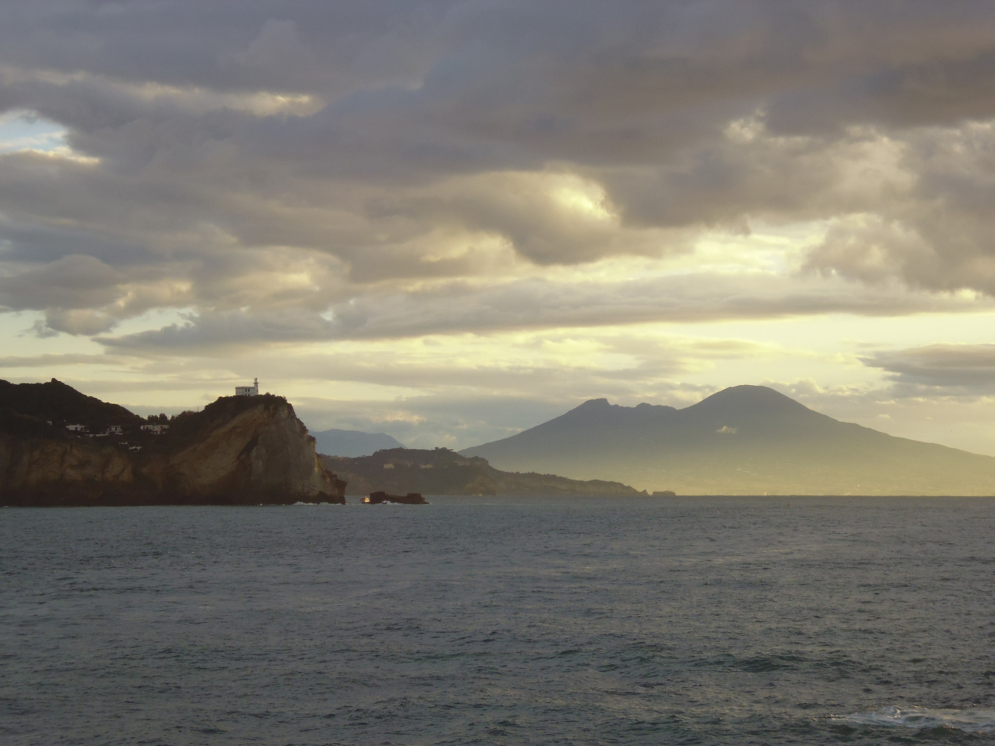 Panasonic DMC-XS1 sample photo. Vesuvio's morning photography