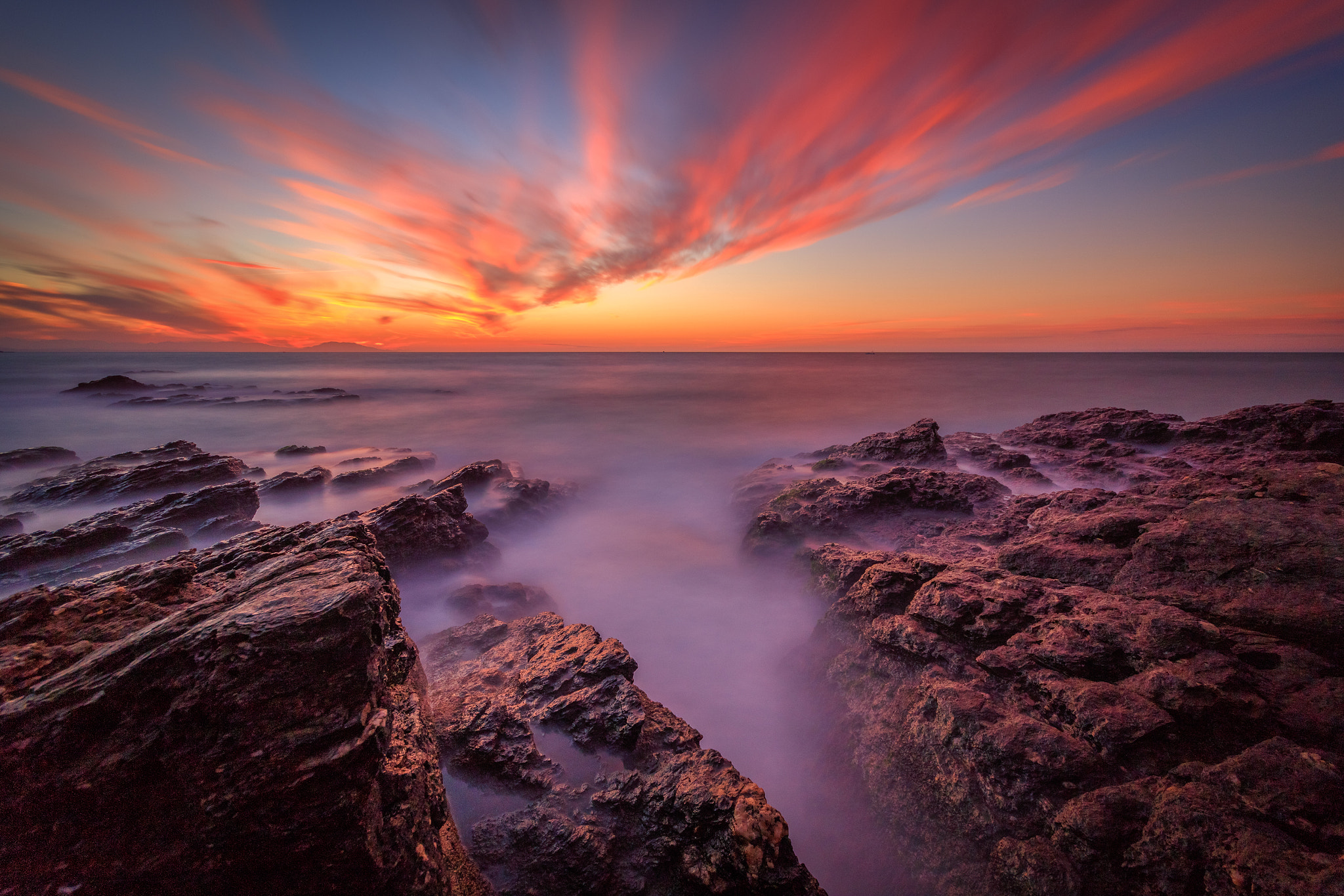 Canon EOS 760D (EOS Rebel T6s / EOS 8000D) + Sigma 10-20mm F4-5.6 EX DC HSM sample photo. Seascape sunset photography