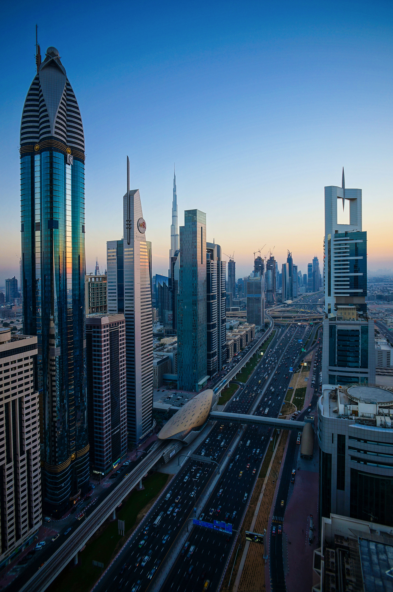 Sony Alpha NEX-5N + Sony E 16mm F2.8 sample photo. The blue hour (5.30pm in dubai) photography