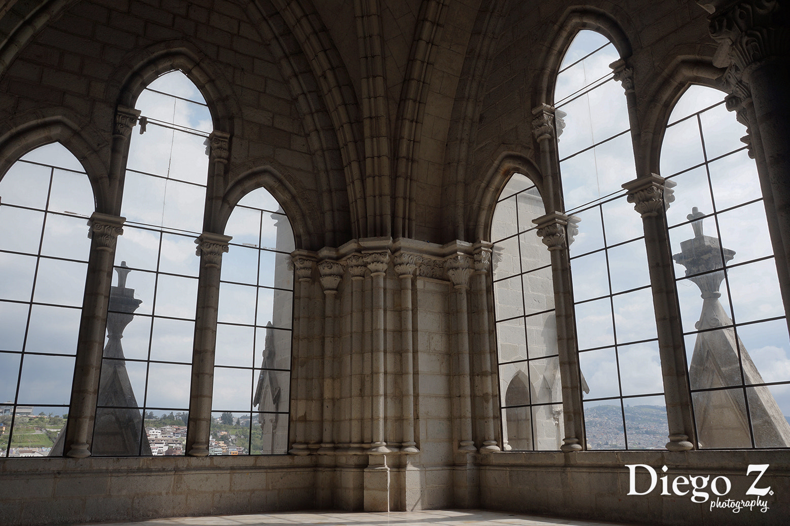 E 18-50mm F4-5.6 sample photo. Basílica del voto nacional de quito photography