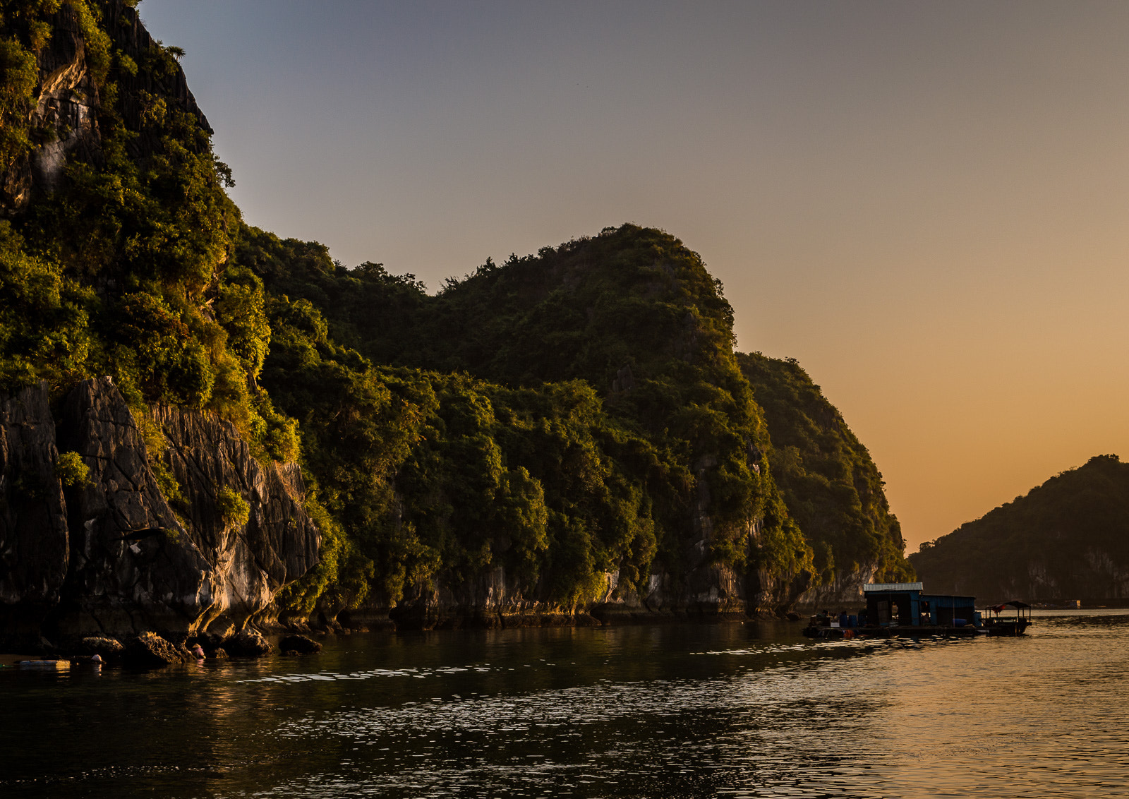 Nikon D3200 sample photo. Light of lan ha photography