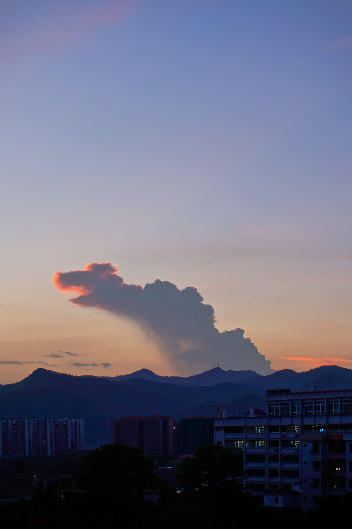 Sony Alpha NEX-5T sample photo. Godzilla photography