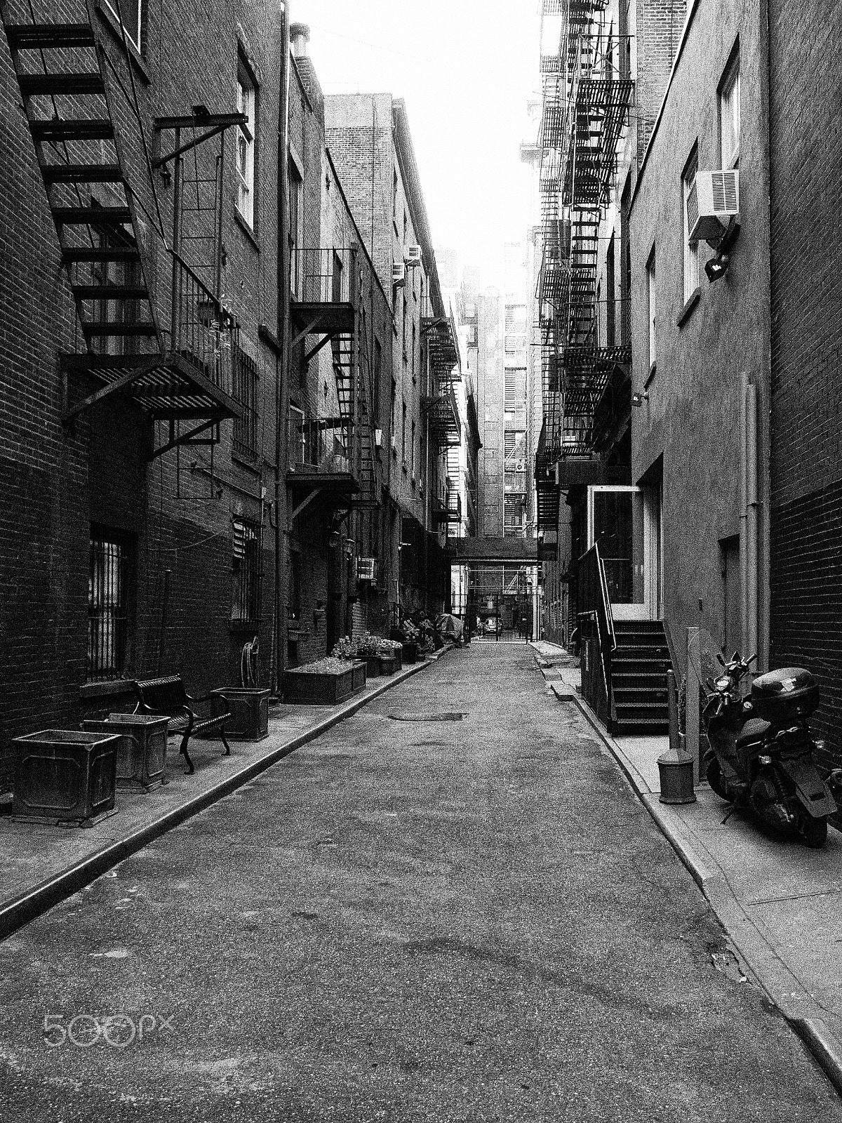 Olympus M.Zuiko Digital ED 14-42mm F3.5-5.6 EZ sample photo. Alleyway 61 revisited photography