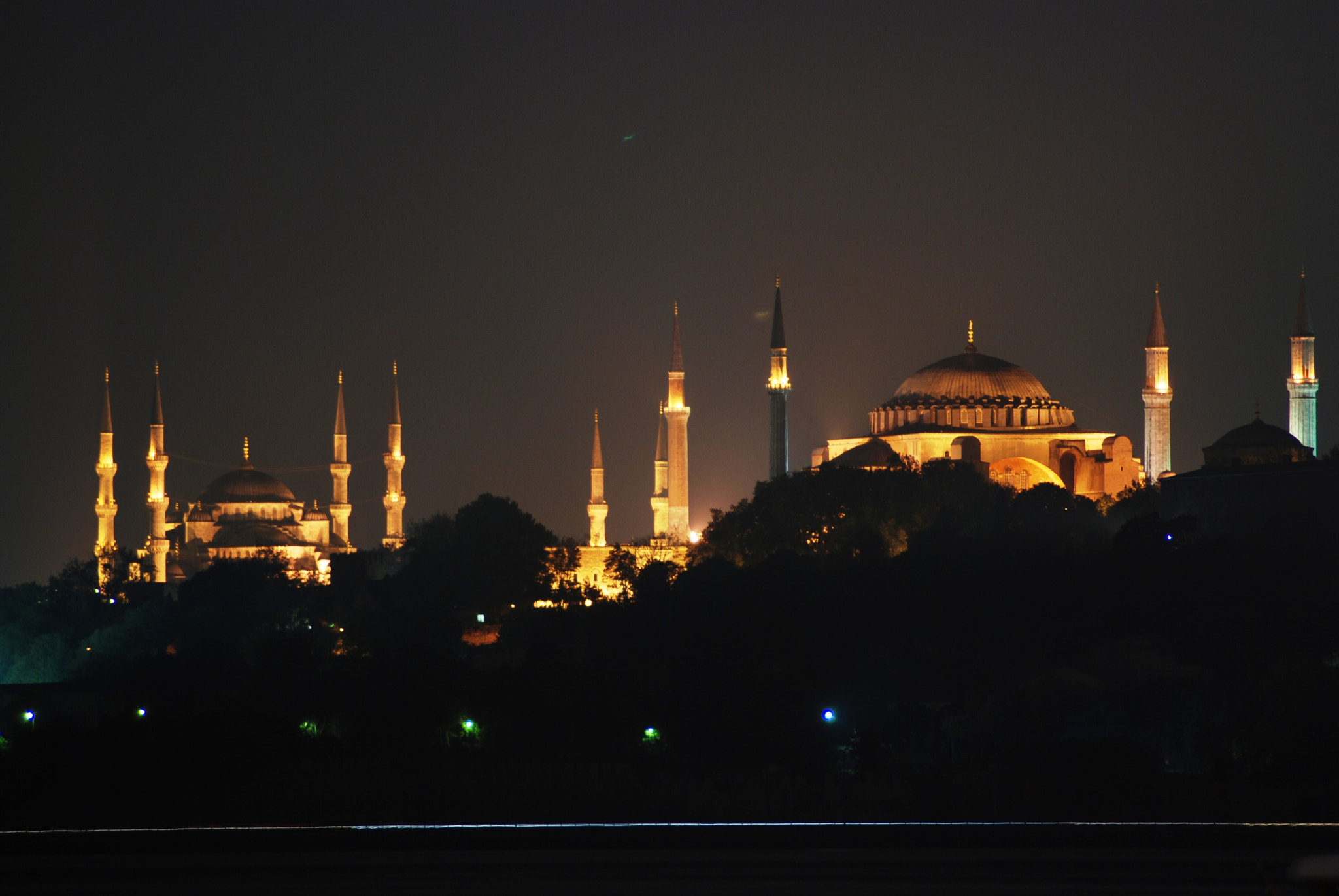 Nikon AF Nikkor 70-300mm F4-5.6G sample photo. Sultanahmet photography