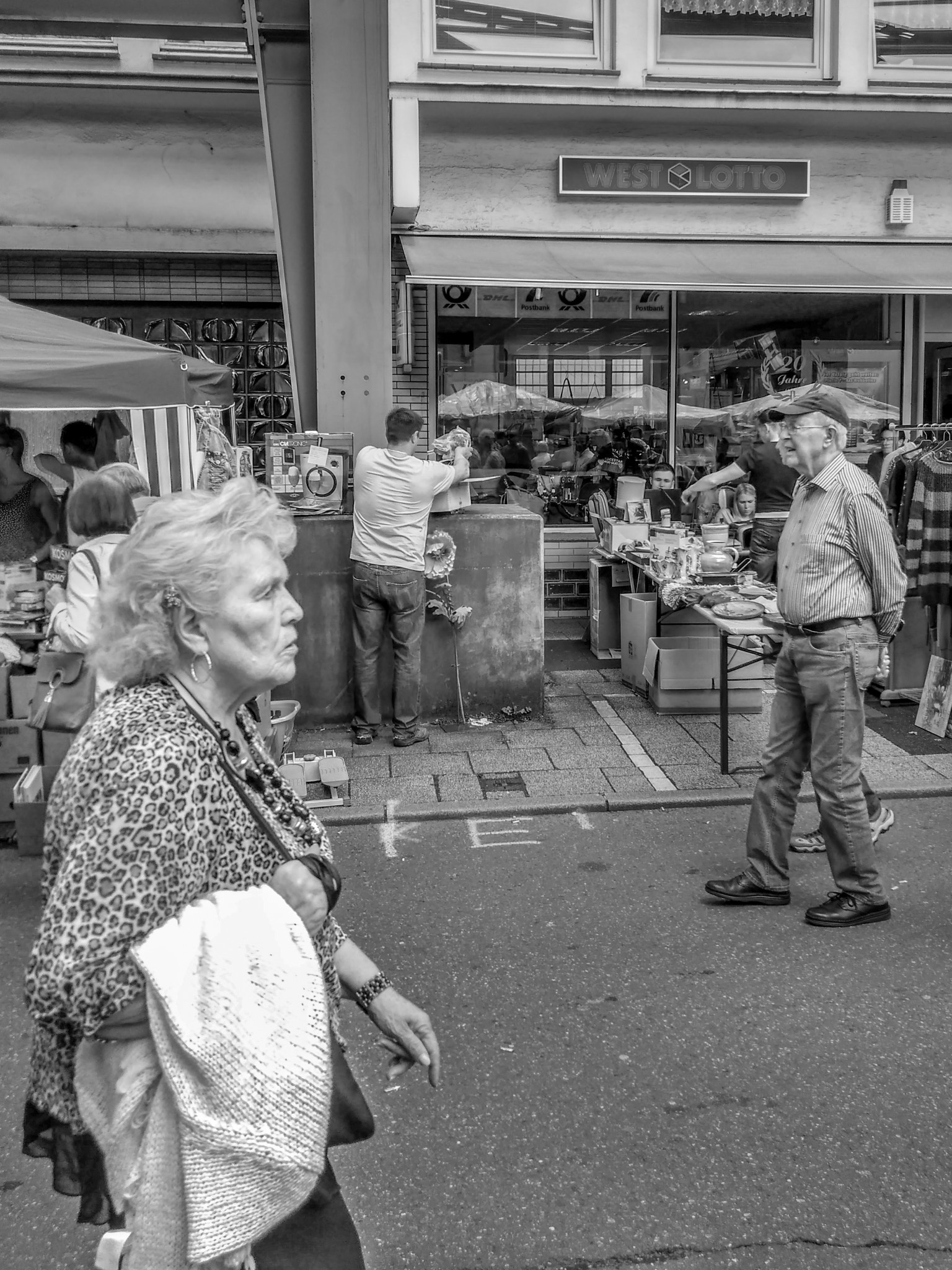 Xiaomi Redmi 3 sample photo. Sonnborn flea market impressions photography