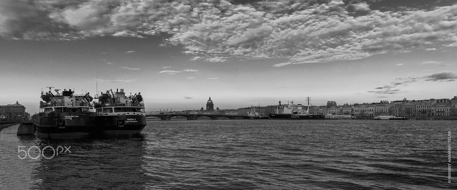 Tokina AT-X Pro 11-16mm F2.8 DX sample photo. Barges on neva photography
