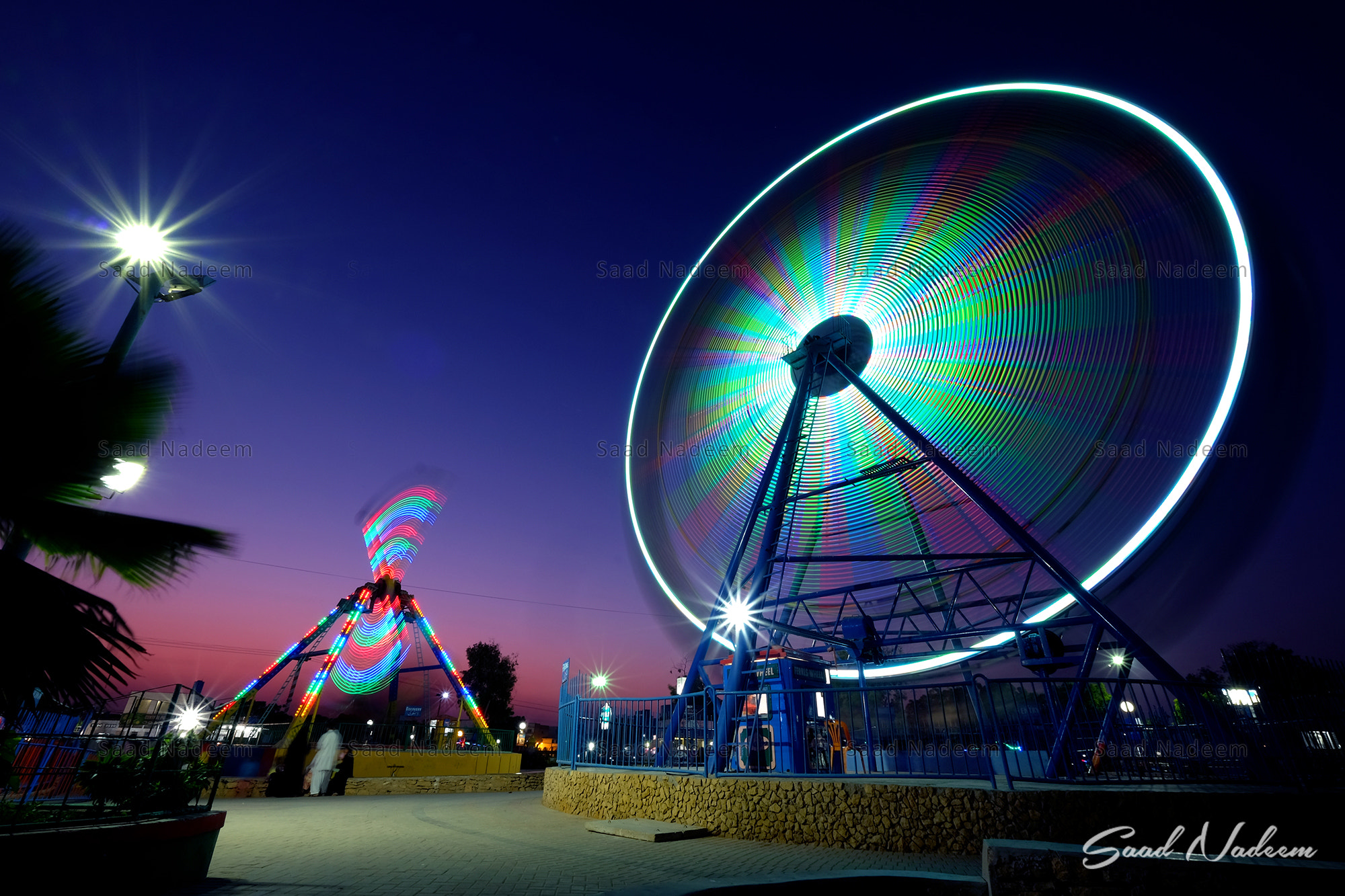 Fujifilm X-T10 + Fujifilm XF 10-24mm F4 R OIS sample photo. Ferris wheels photography