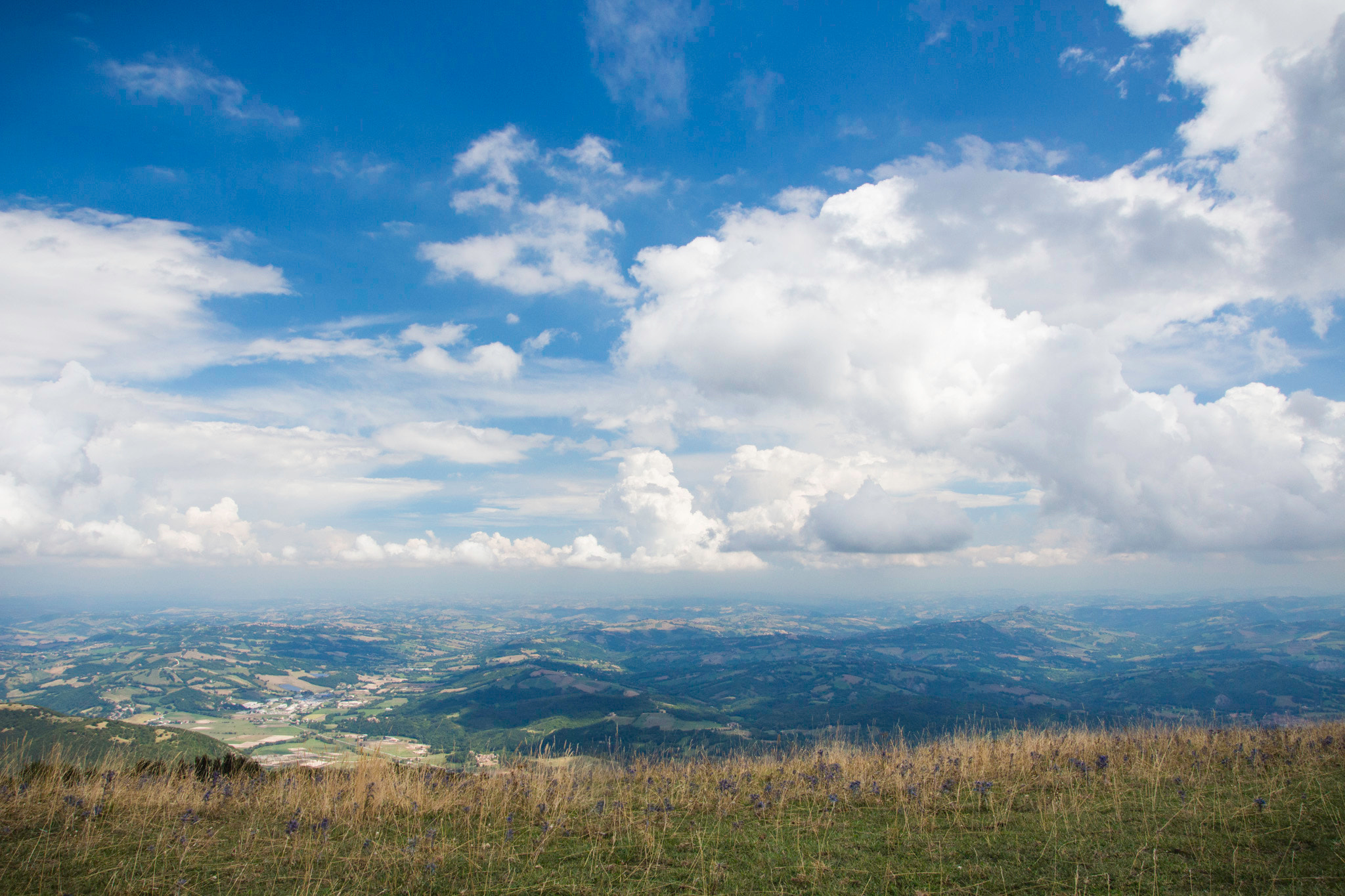 Tamron SP AF 17-50mm F2.8 XR Di II LD Aspherical (IF) sample photo. Monti sibillini national park photography