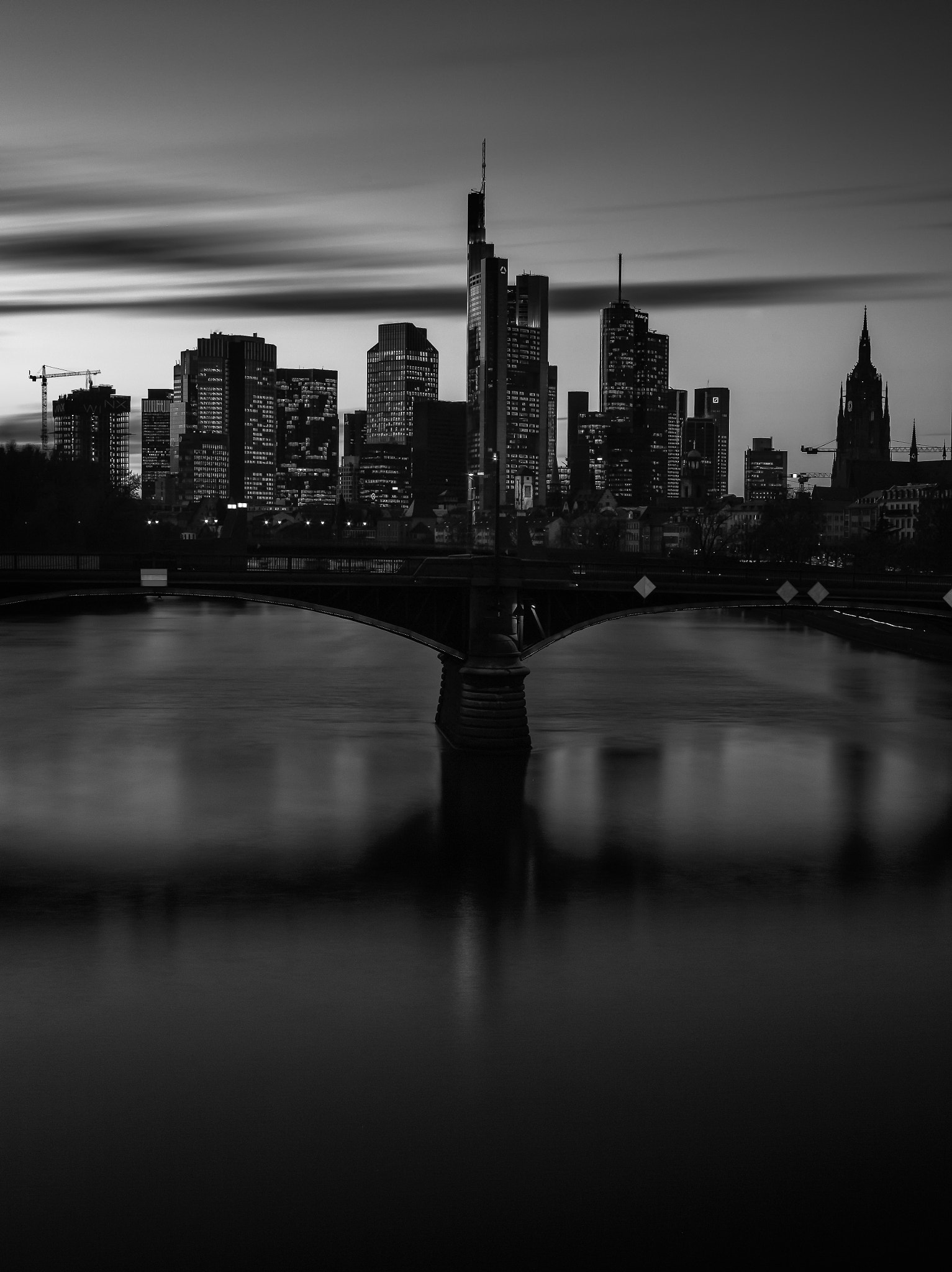 Canon EOS 6D + Canon EF 50mm F2.5 Macro sample photo. Dark city photography