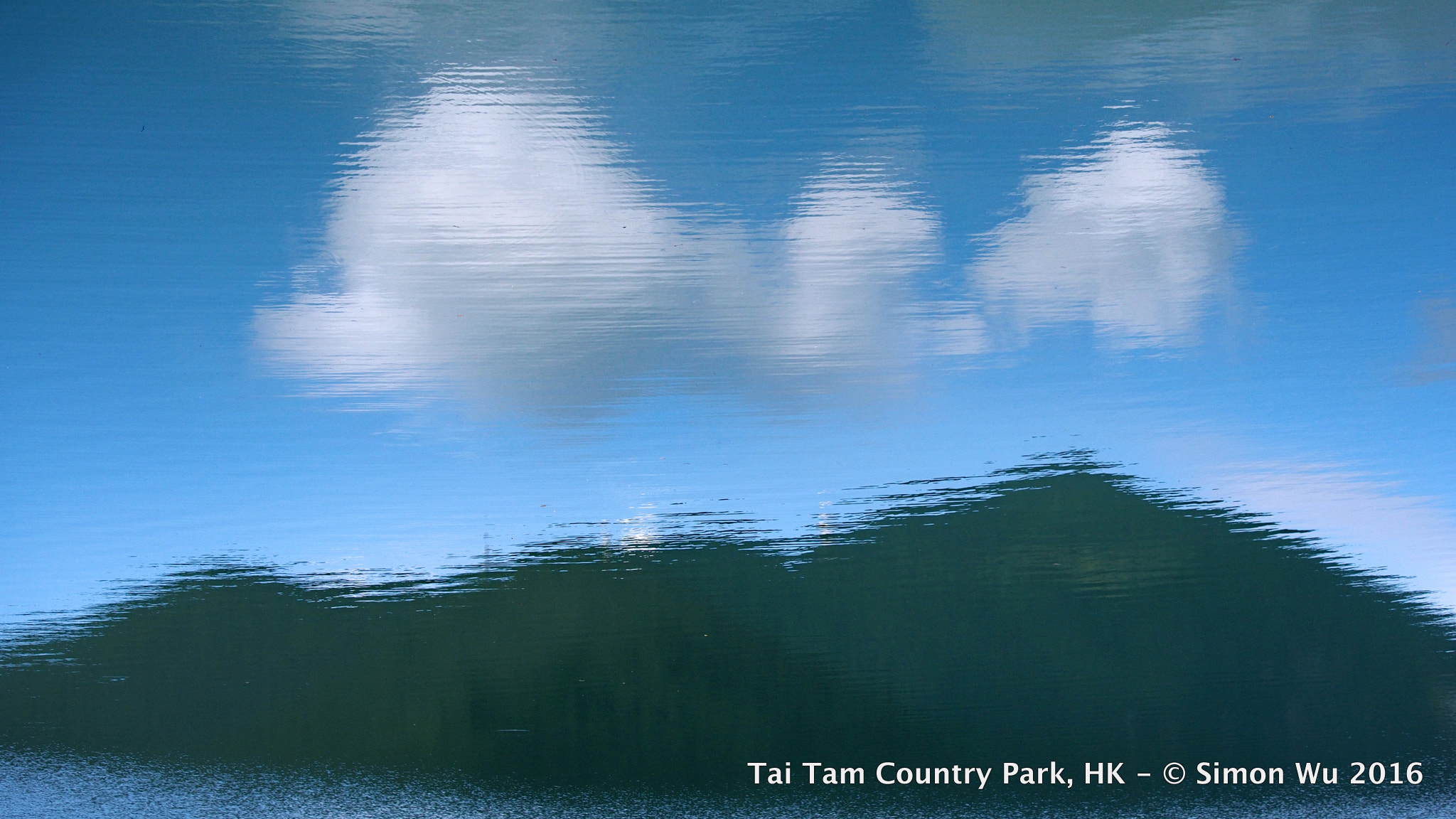 LUMIX G VARIO 35-100/F4.0-5.6 sample photo. Water - mountain - cloud photography