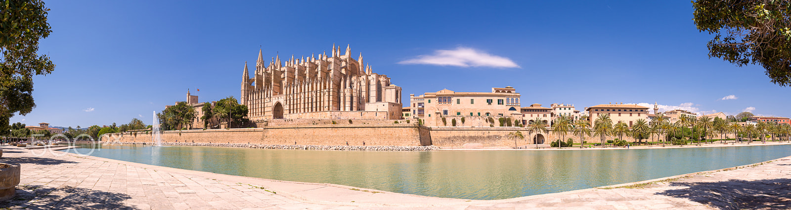 Sony ILCA-77M2 + Sigma 18-35mm F1.8 DC HSM Art sample photo. Palma de mallorca photography