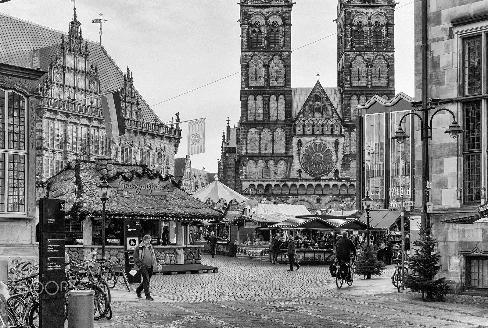 Leica M8 sample photo. Market square bremen photography