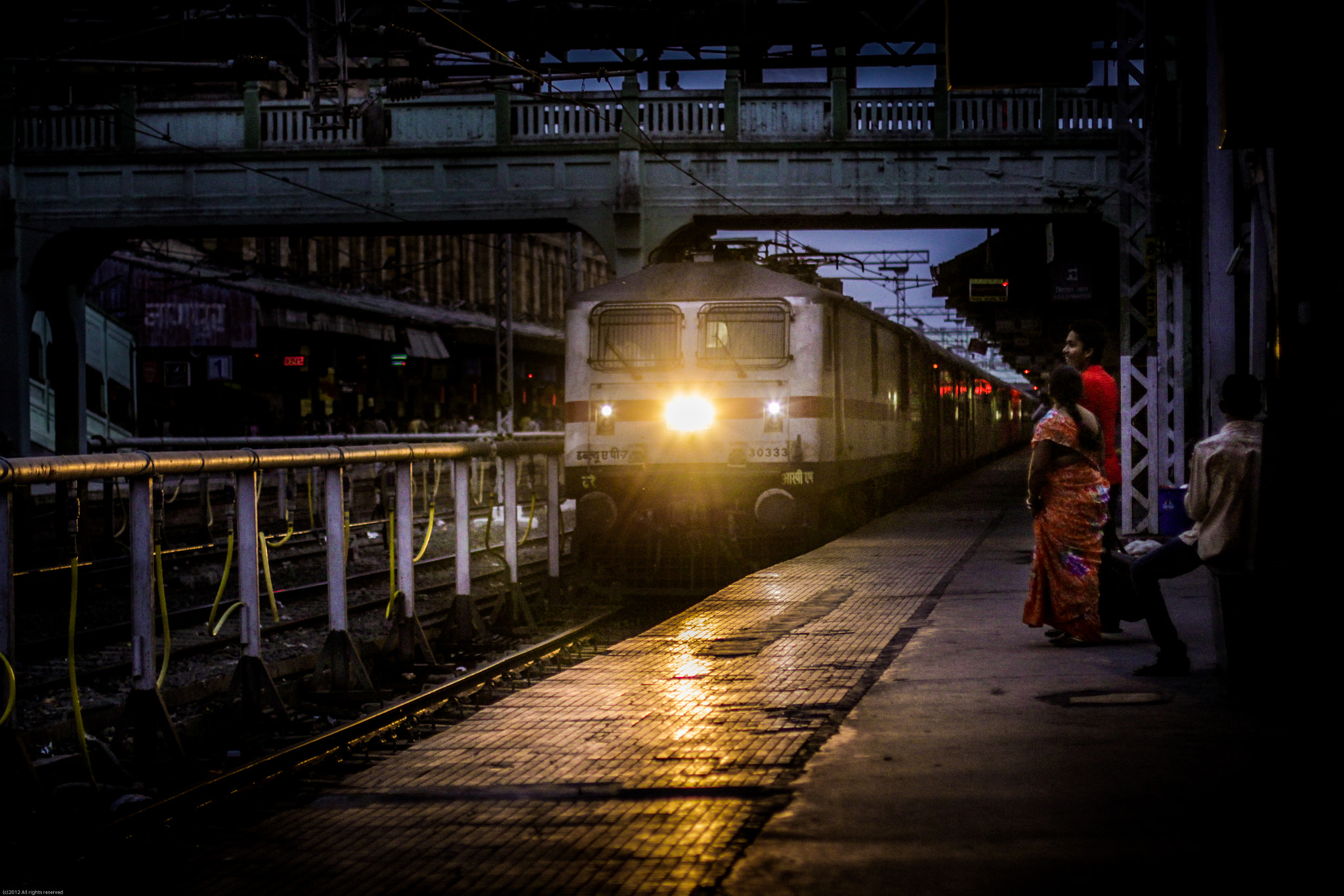 Canon EOS 650D (EOS Rebel T4i / EOS Kiss X6i) sample photo. The train on platform number 3 photography