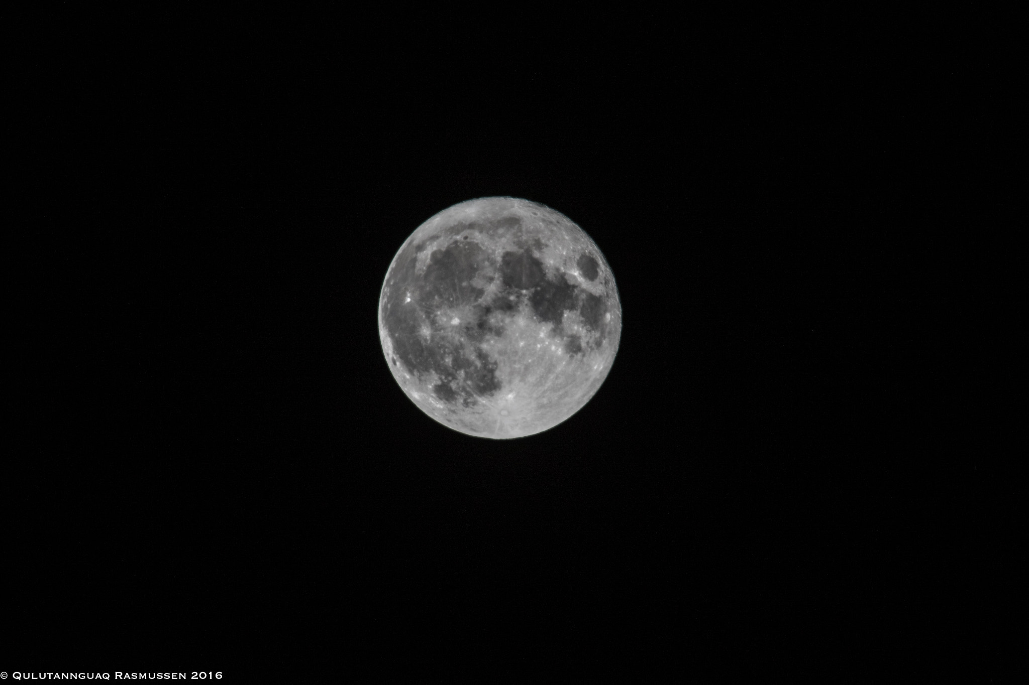 Canon EOS 7D Mark II + Canon EF 100-400mm F4.5-5.6L IS USM sample photo. The moon photography