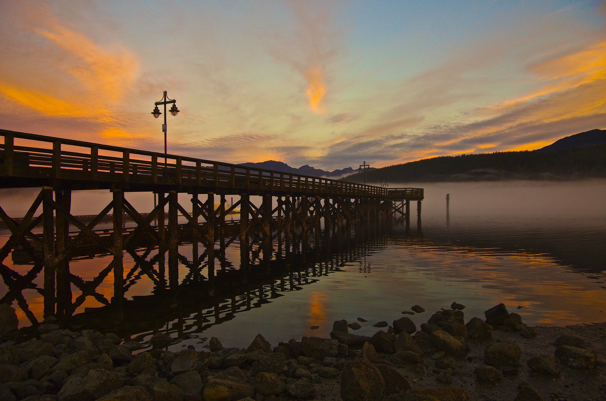 Pentax smc DA 16-45mm F4 ED AL sample photo. Sunrise divided photography