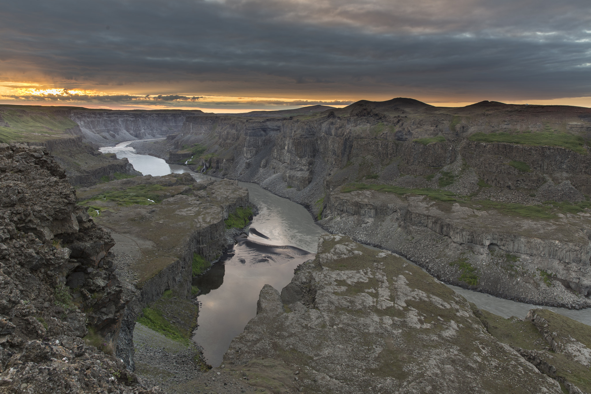 v2?sig=892eec7f2dc1233c2d6f3050c8c33f7179f701dbe8745e20a4d6dece135f407a