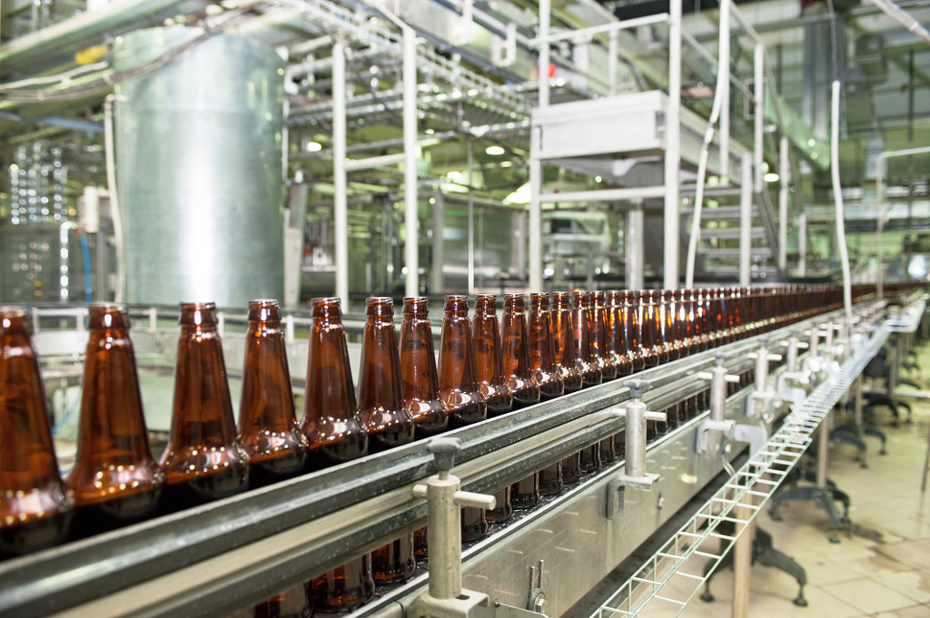 Beer conveyor by Ruslan Olinchuk on 500px.com