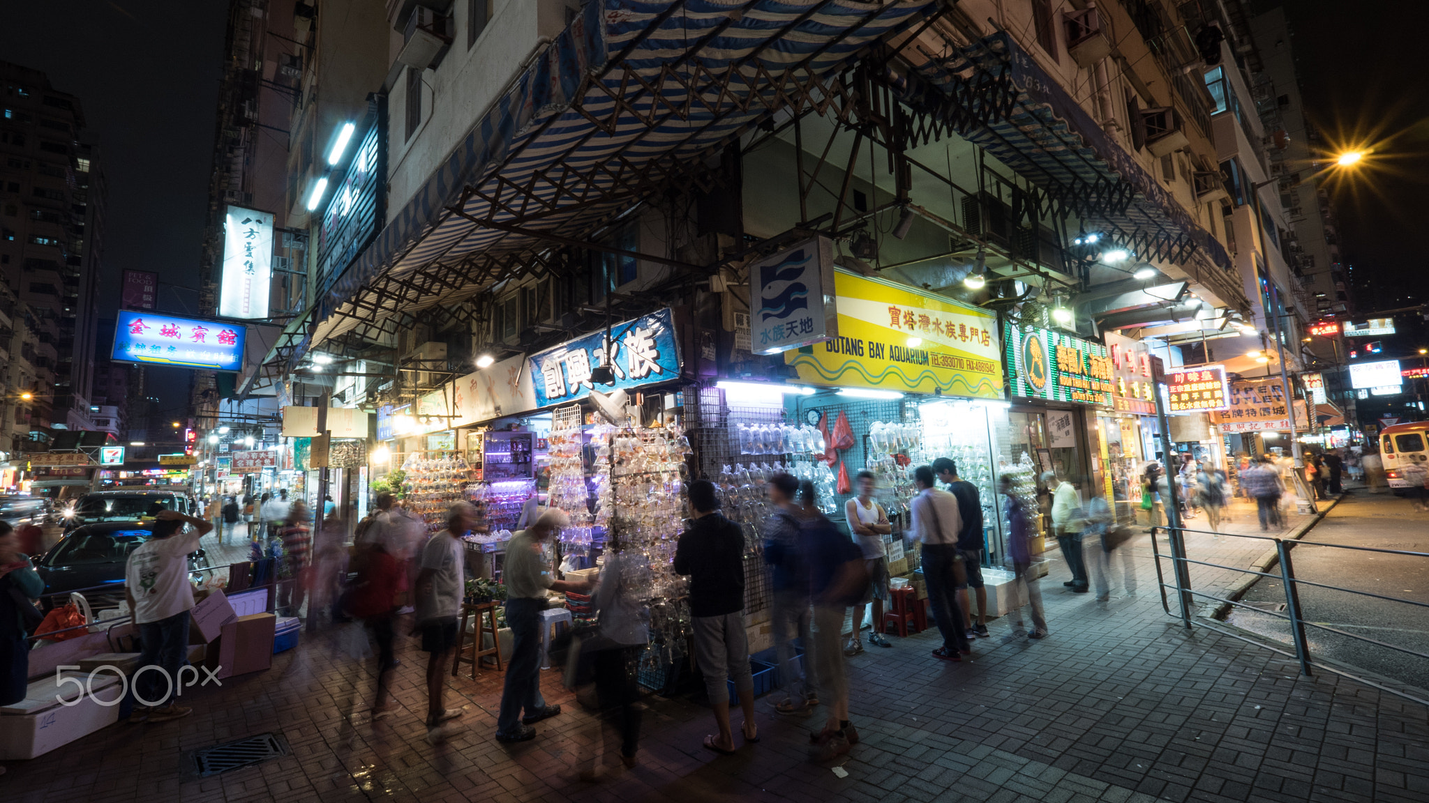 People at fish market in Hong Kong