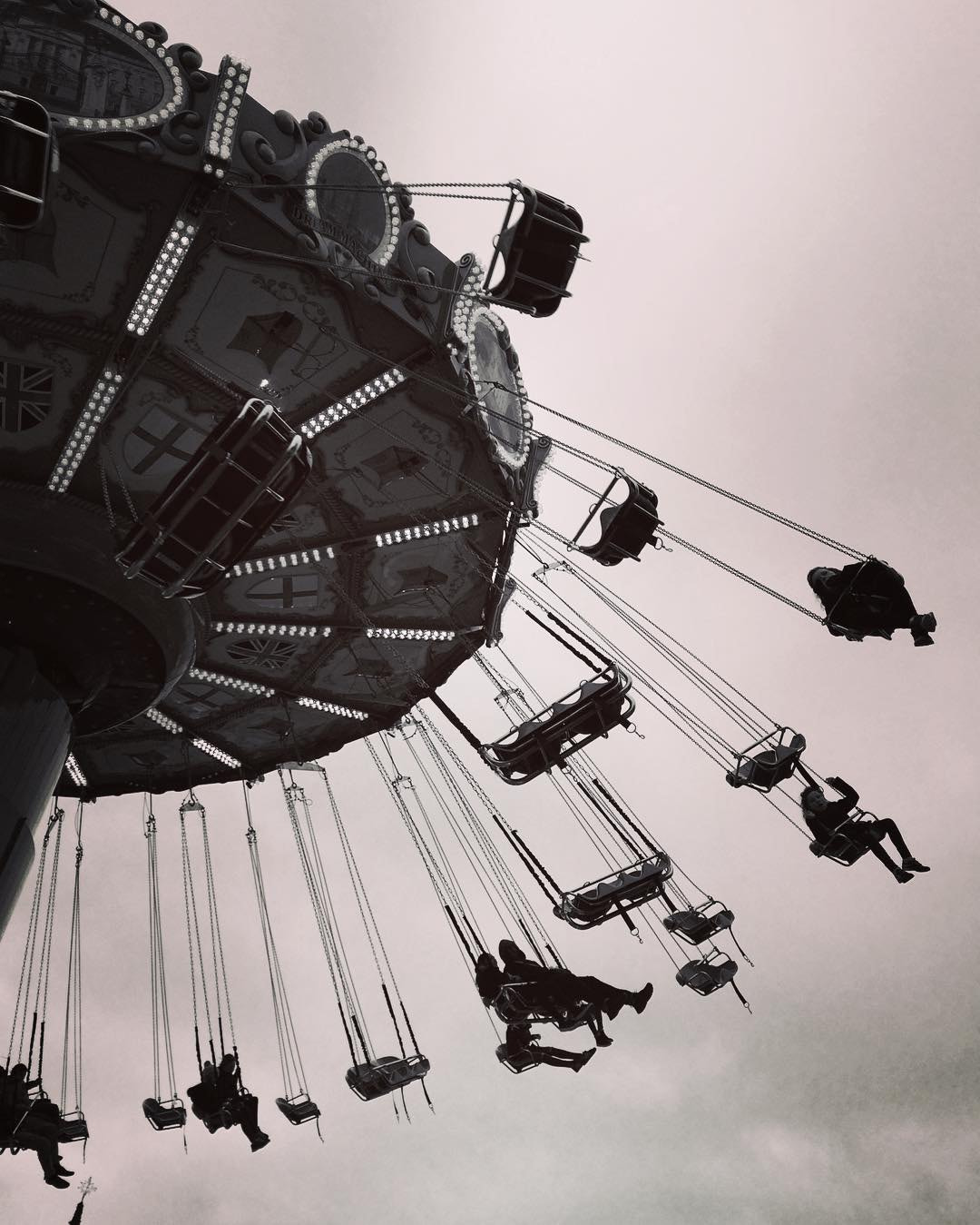 Flying high #urbanphotography #lookupmore #lookskyward