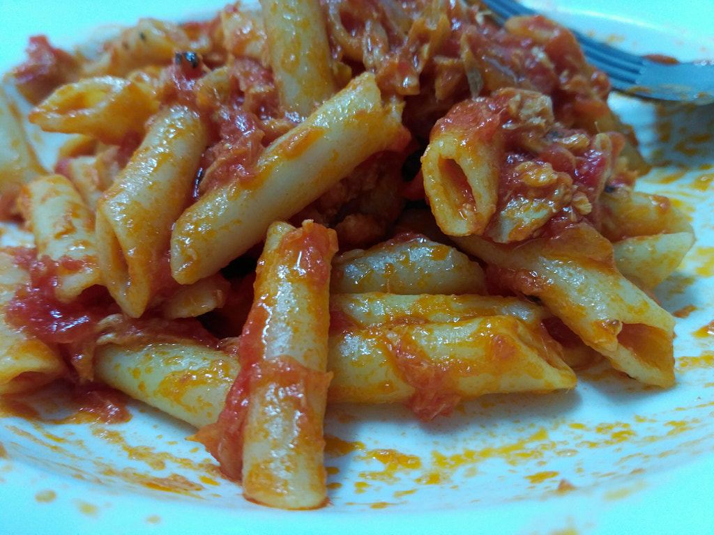 Macarrones con tomate / Macaroni with tomato by Víctor Moreno M on 500px.com