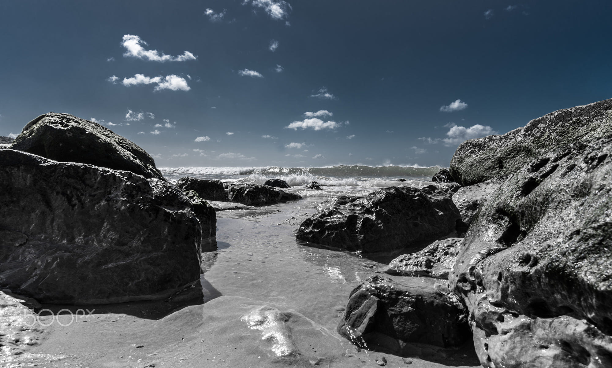 waves monochrome: between Copyright by Thomas Schulz
