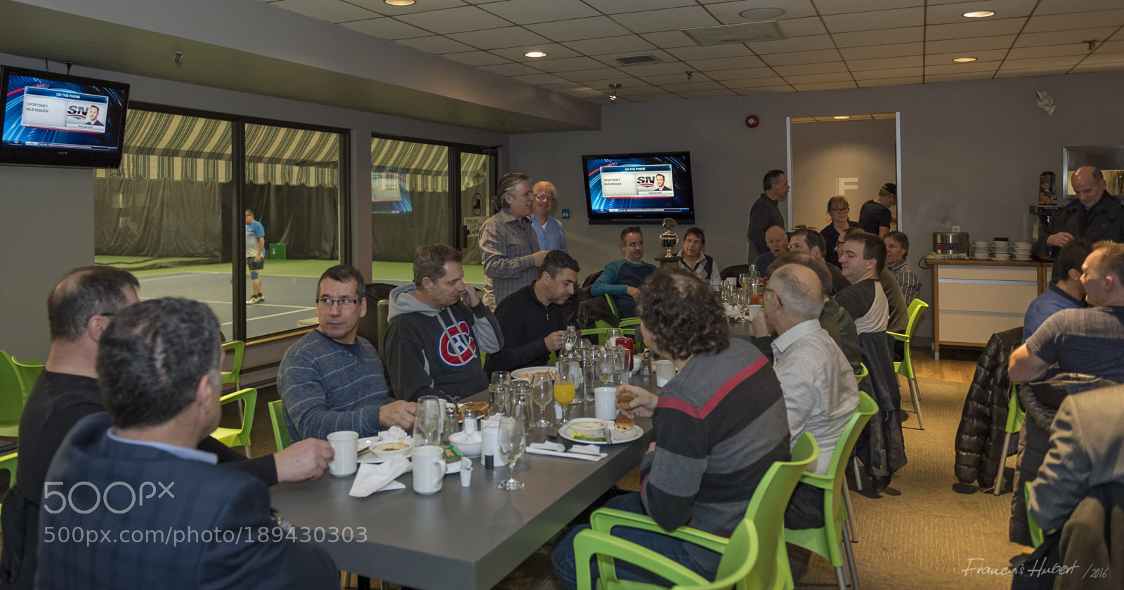 Nikon D4 sample photo. Brunch les boys photography