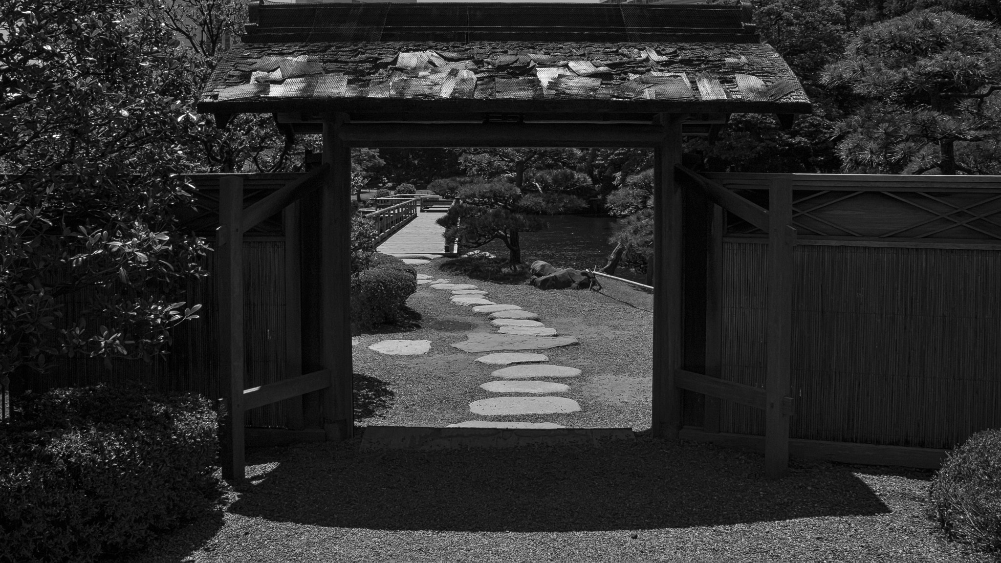 Canon EOS 500D (EOS Rebel T1i / EOS Kiss X3) sample photo. Gate photography