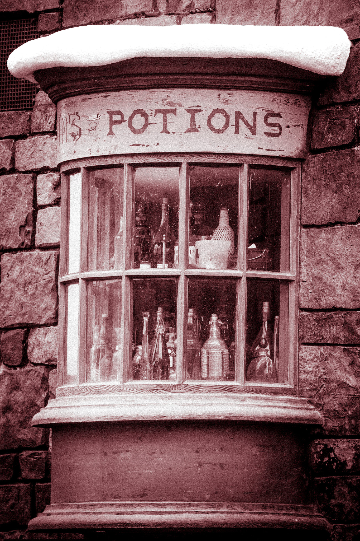 Sony Alpha NEX-7 + Sony E 55-210mm F4.5-6.3 OSS sample photo. "potions" #photojambo photography