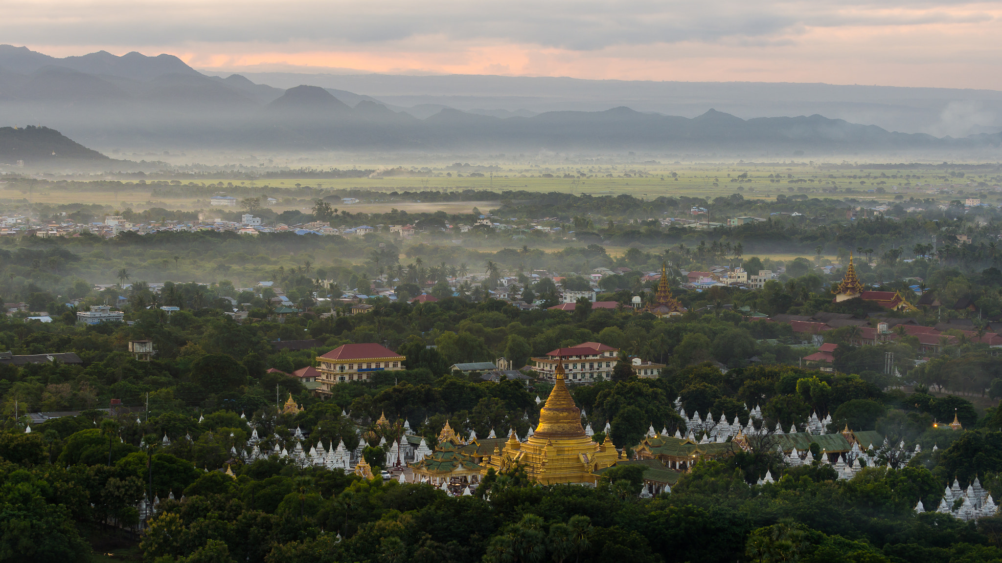 Olympus OM-D E-M5 sample photo. Khuthodaw pagoda photography