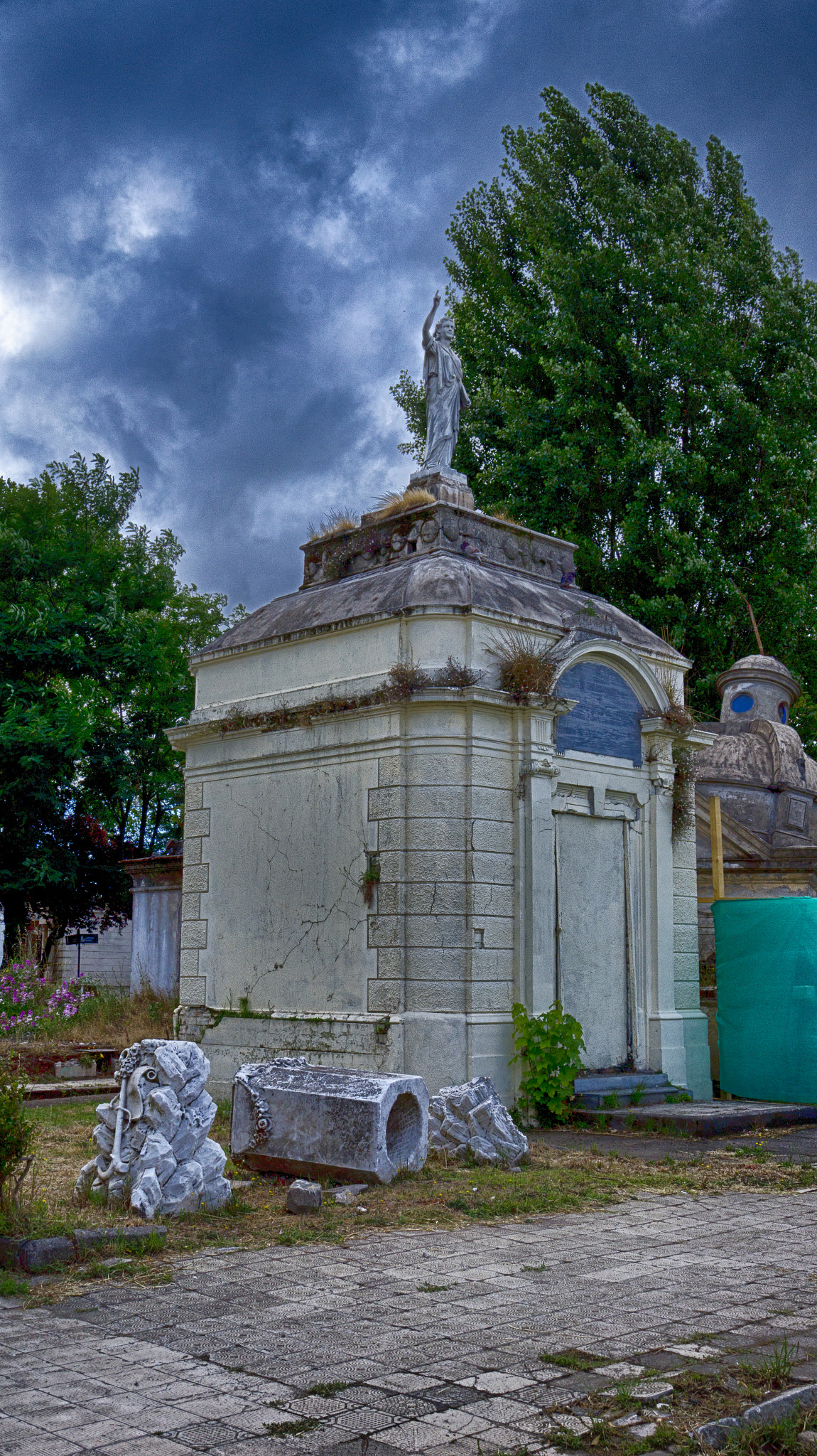 E 18-50mm F4-5.6 sample photo. Mausoleum, cementery of concepcion photography