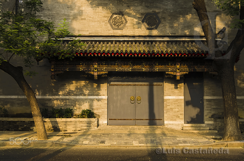 Pentax smc DA* 16-50mm F2.8 ED AL (IF) SDM sample photo. House facade. nanchizi street. beijing. china. photography