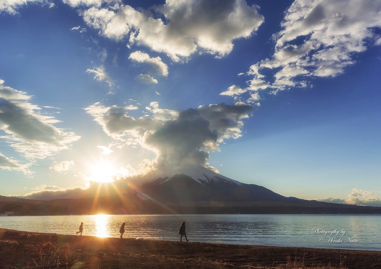 Canon EOS 6D + Canon EF 28mm F2.8 IS USM sample photo. Three sisters photography