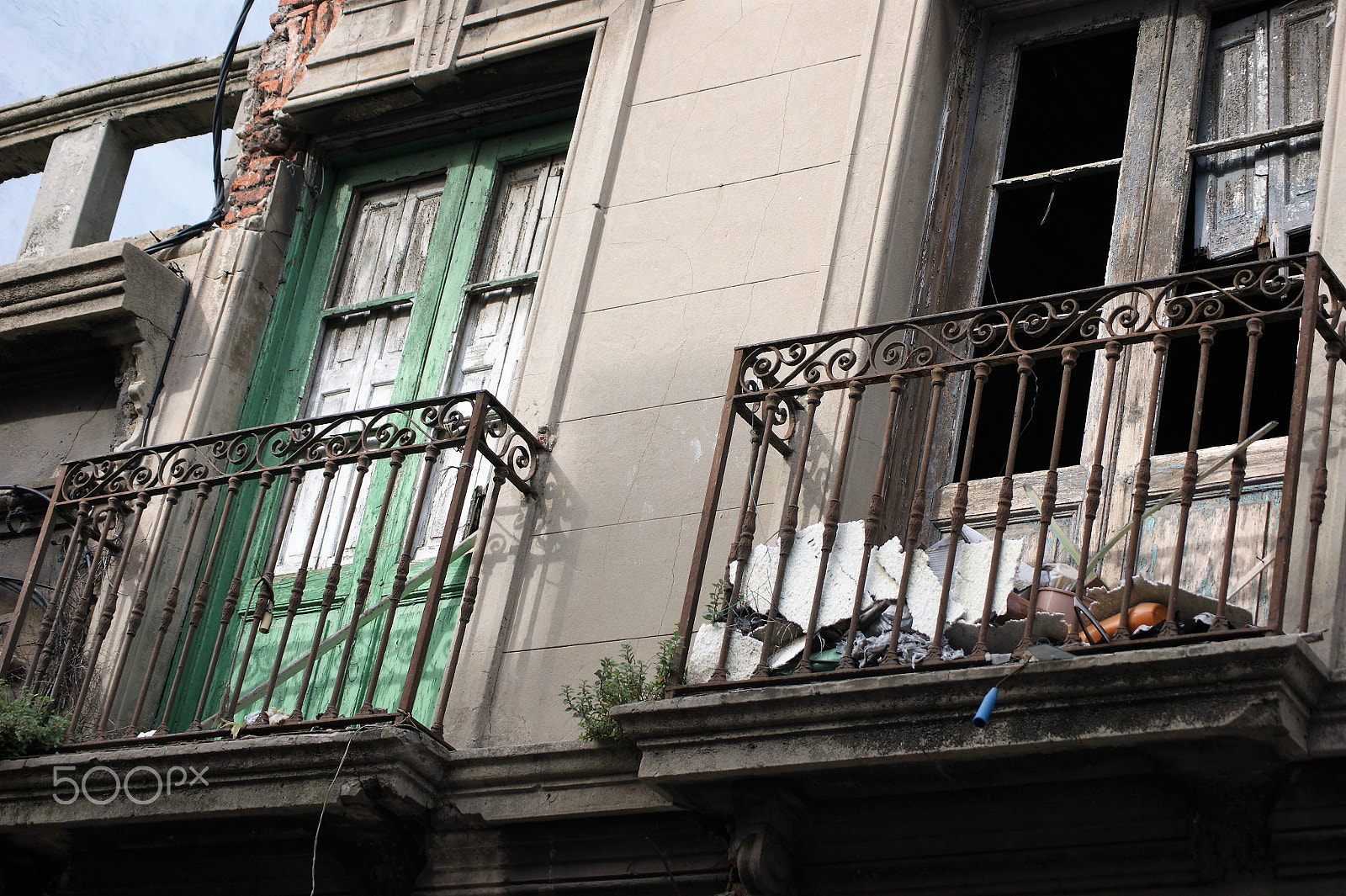 Sony Alpha DSLR-A390 + Sony DT 55-200mm F4-5.6 SAM sample photo. Urban decay 2 photography