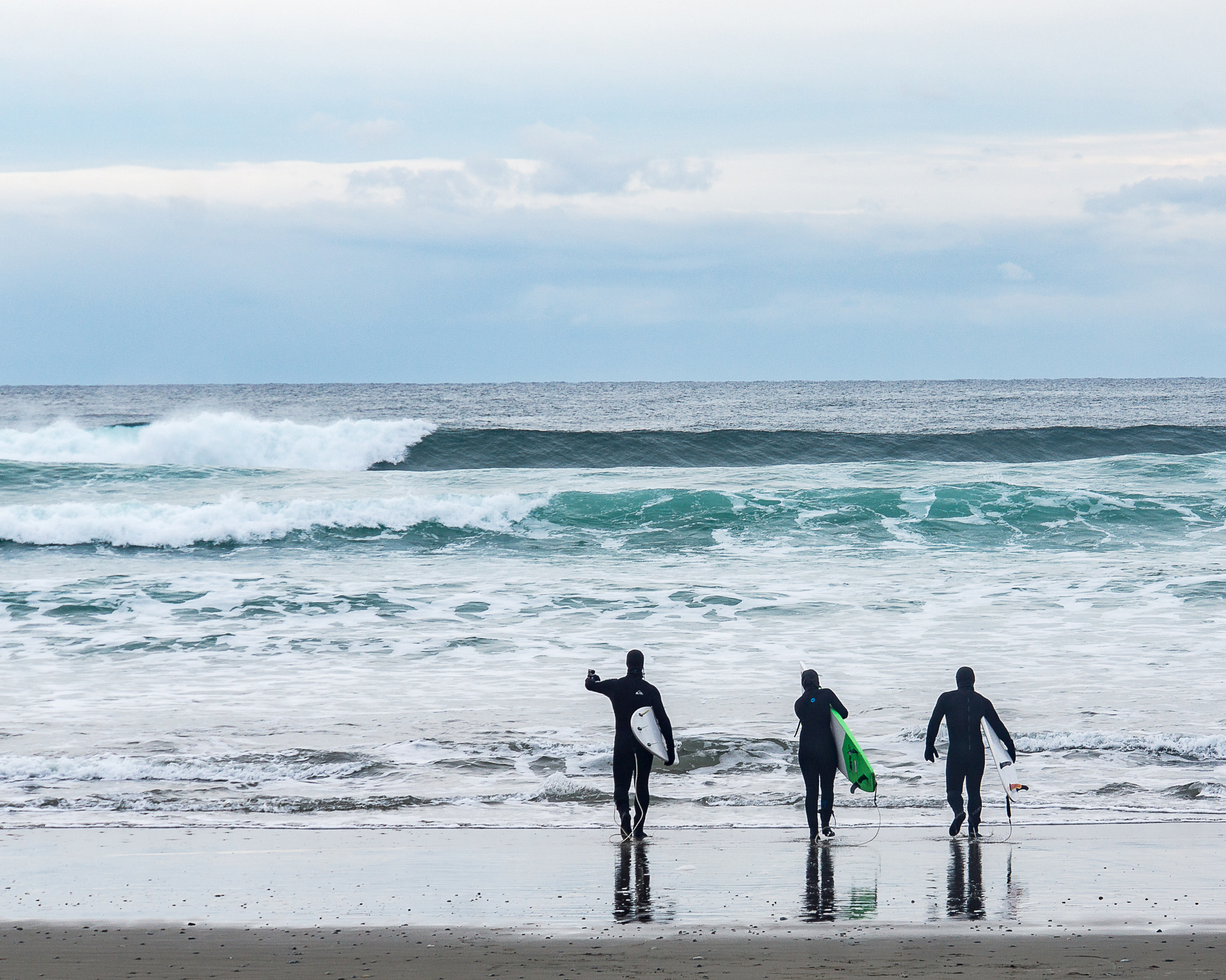 Sony E 18-200mm F3.5-6.3 OSS LE sample photo. Surfs up! photography