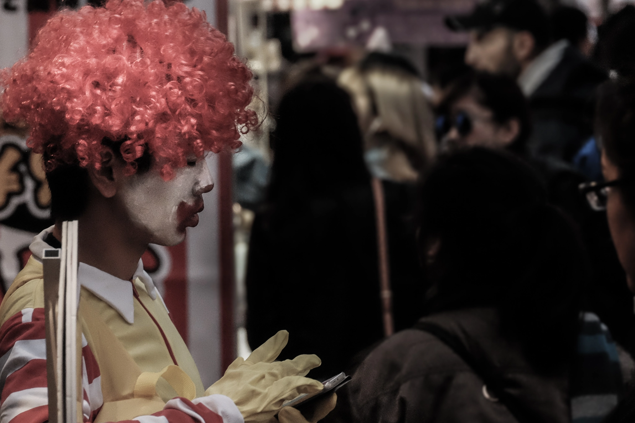 Fujifilm X-T10 + Fujifilm XC 50-230mm F4.5-6.7 OIS II sample photo. Sad clown photography