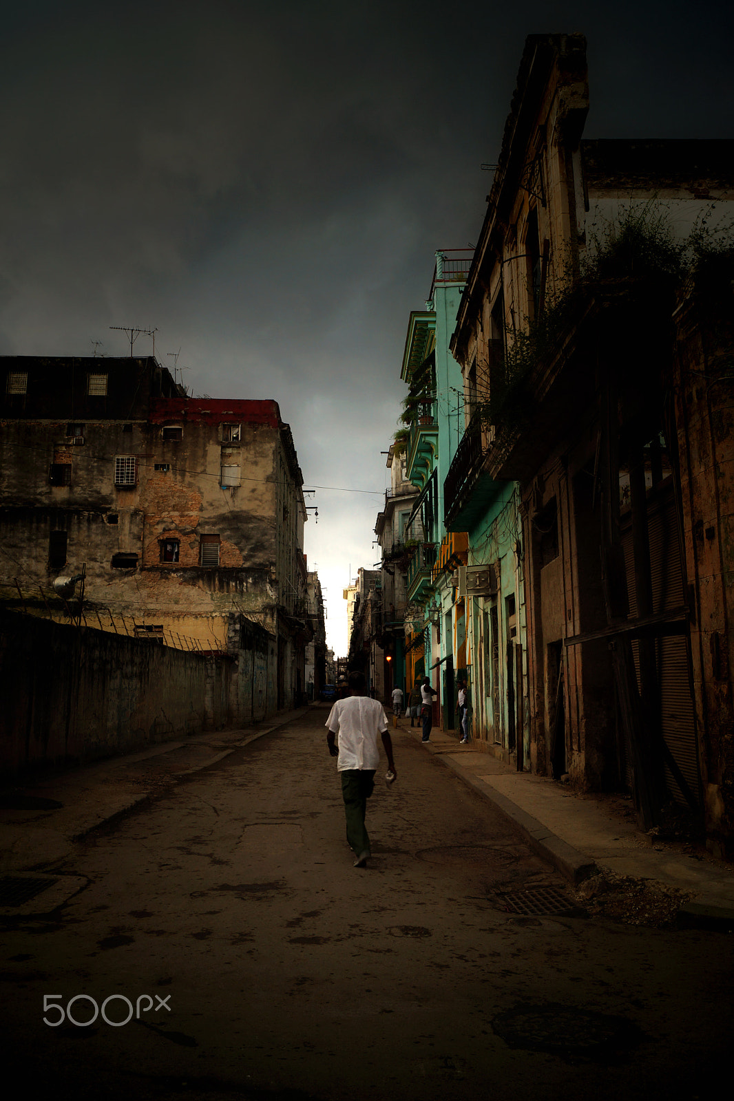 Sony SLT-A77 + Sony DT 18-55mm F3.5-5.6 SAM sample photo. Cubanstreet photography