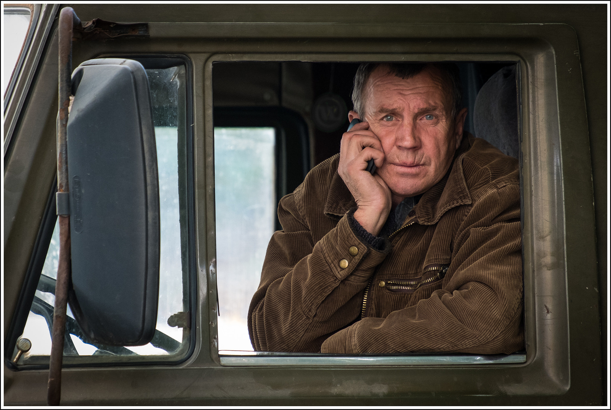 Fujifilm X-E1 + Fujifilm XF 55-200mm F3.5-4.8 R LM OIS sample photo. Truck driver photography