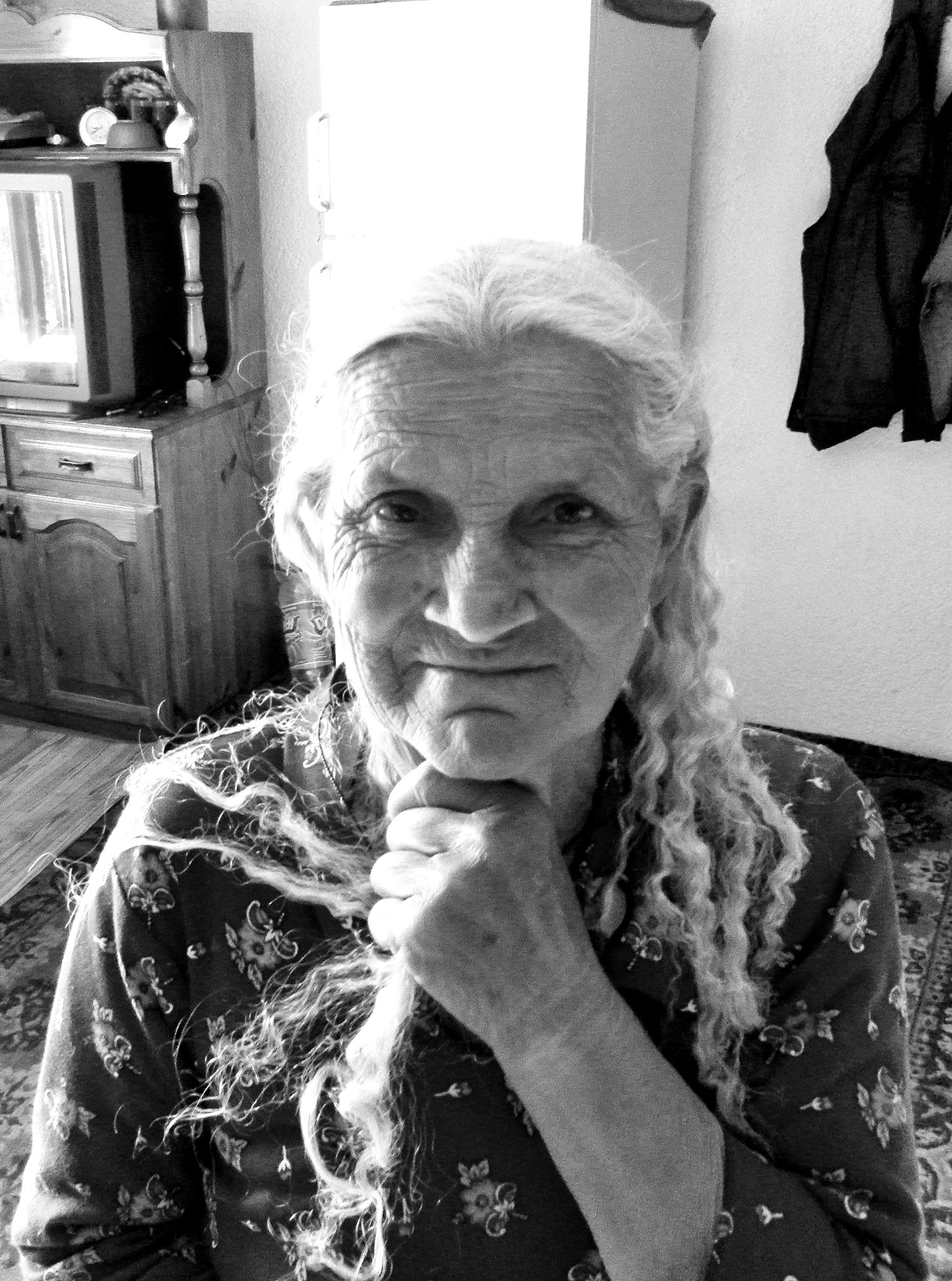 Samsung ST60 / VLUU ST60 /  TL105 /  ST61 sample photo. Old woman photography