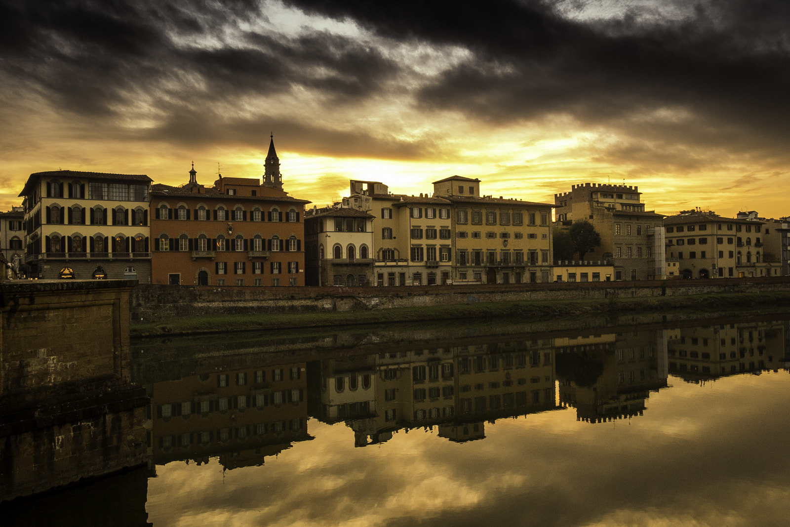 Fujifilm X-E2S + Fujifilm XF 18mm F2 R sample photo. Postcard from florence photography