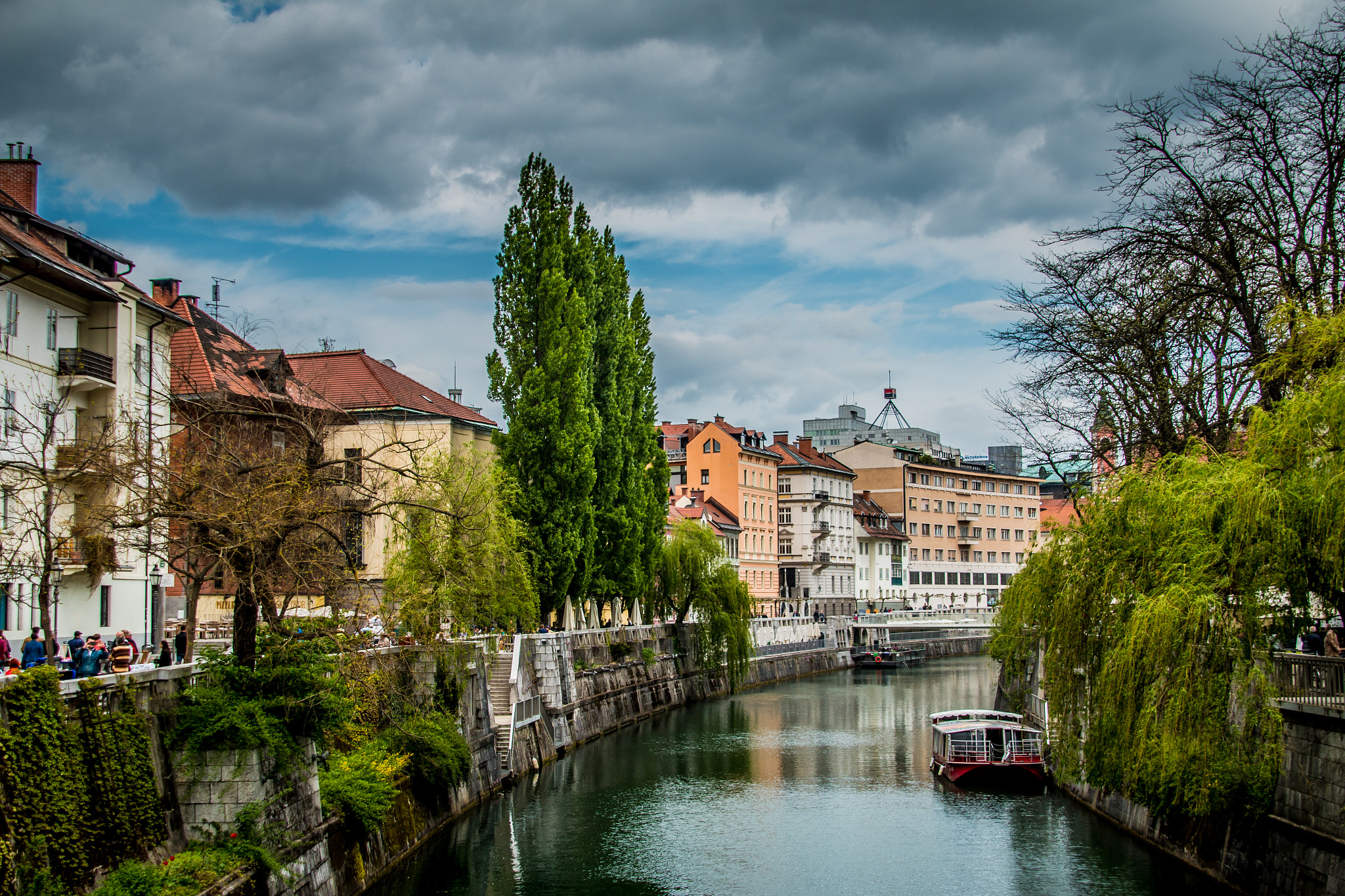 Sigma 18-200mm f/3.5-6.3 DC OS sample photo. Ljubljanica river photography