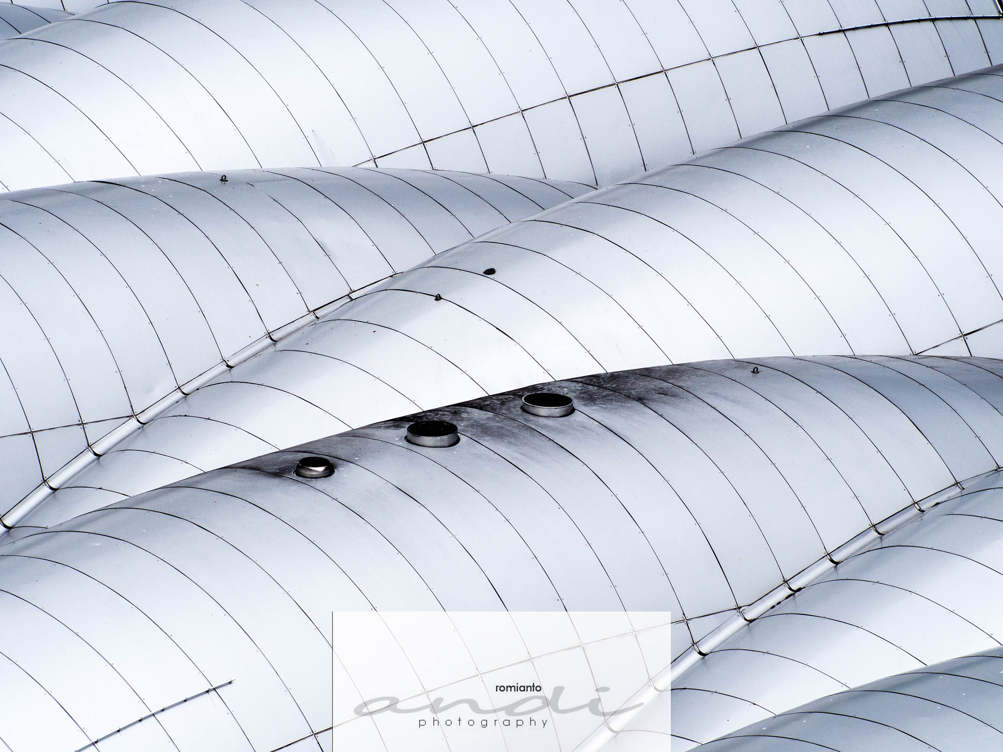 Olympus OM-D E-M5 sample photo. Roof photography