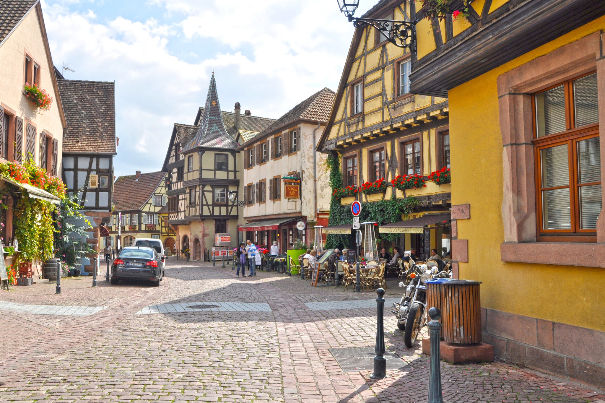 Nikon D5000 + Sigma 18-250mm F3.5-6.3 DC OS HSM sample photo. Kaysersberg , france photography