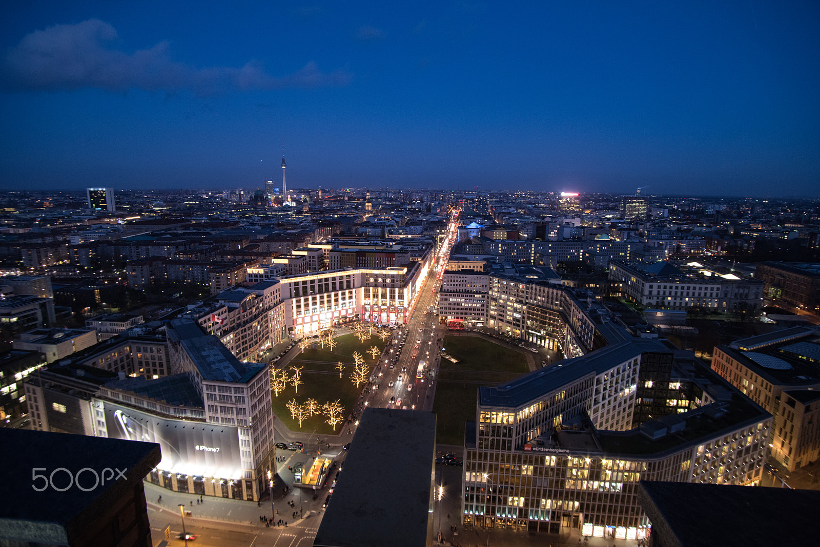 smc PENTAX-FA J 18-35mm F4-5.6 AL sample photo. Leipziger platz photography