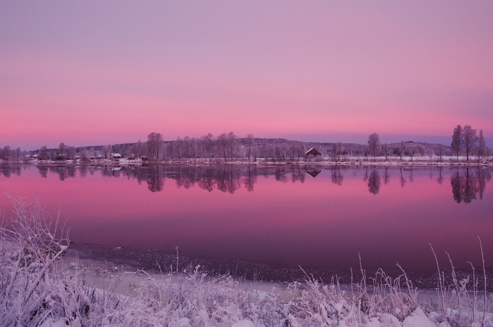 Pentax K-5 IIs sample photo. Sunrise by the river photography