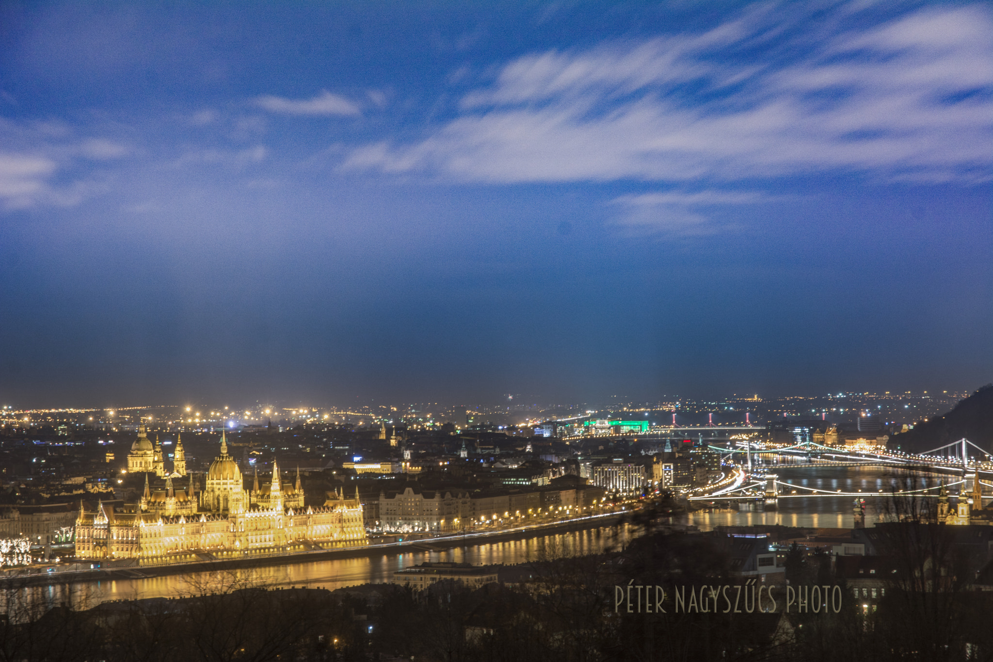Sigma 17-70mm F2.8-4.5 DC Macro Asp. IF sample photo. Budapest by night photography